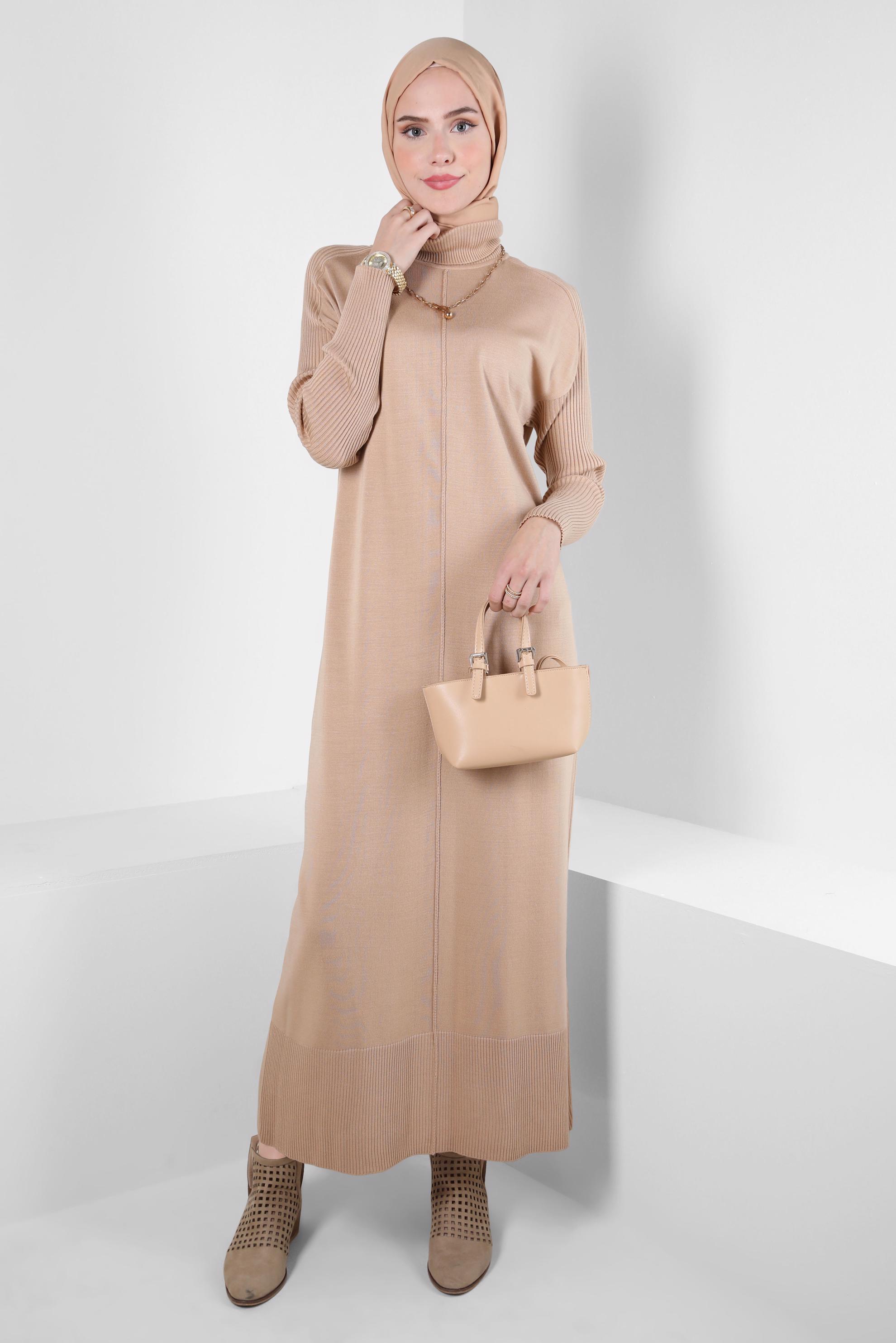 Tesettür giyim BEJ BOĞAZLI YAKA TRİKO ELBİSE 44004