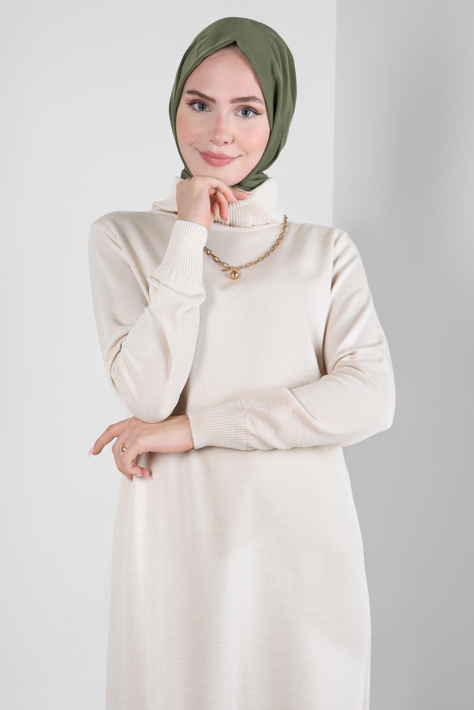 Tesettür giyim BEJ BOĞAZLI YAKA TRİKO ELBİSE 44005