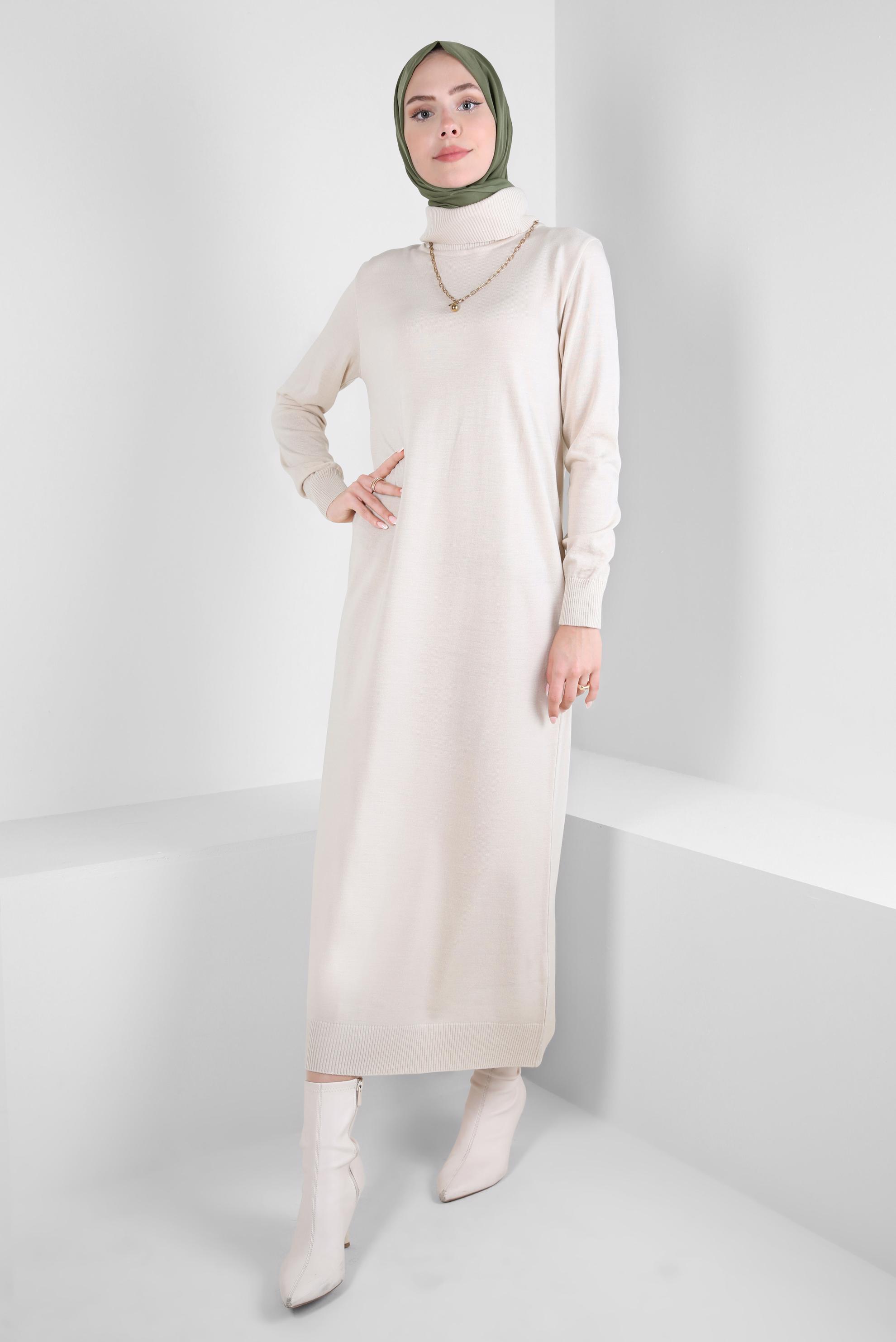 Tesettür giyim BEJ BOĞAZLI YAKA TRİKO ELBİSE 44005