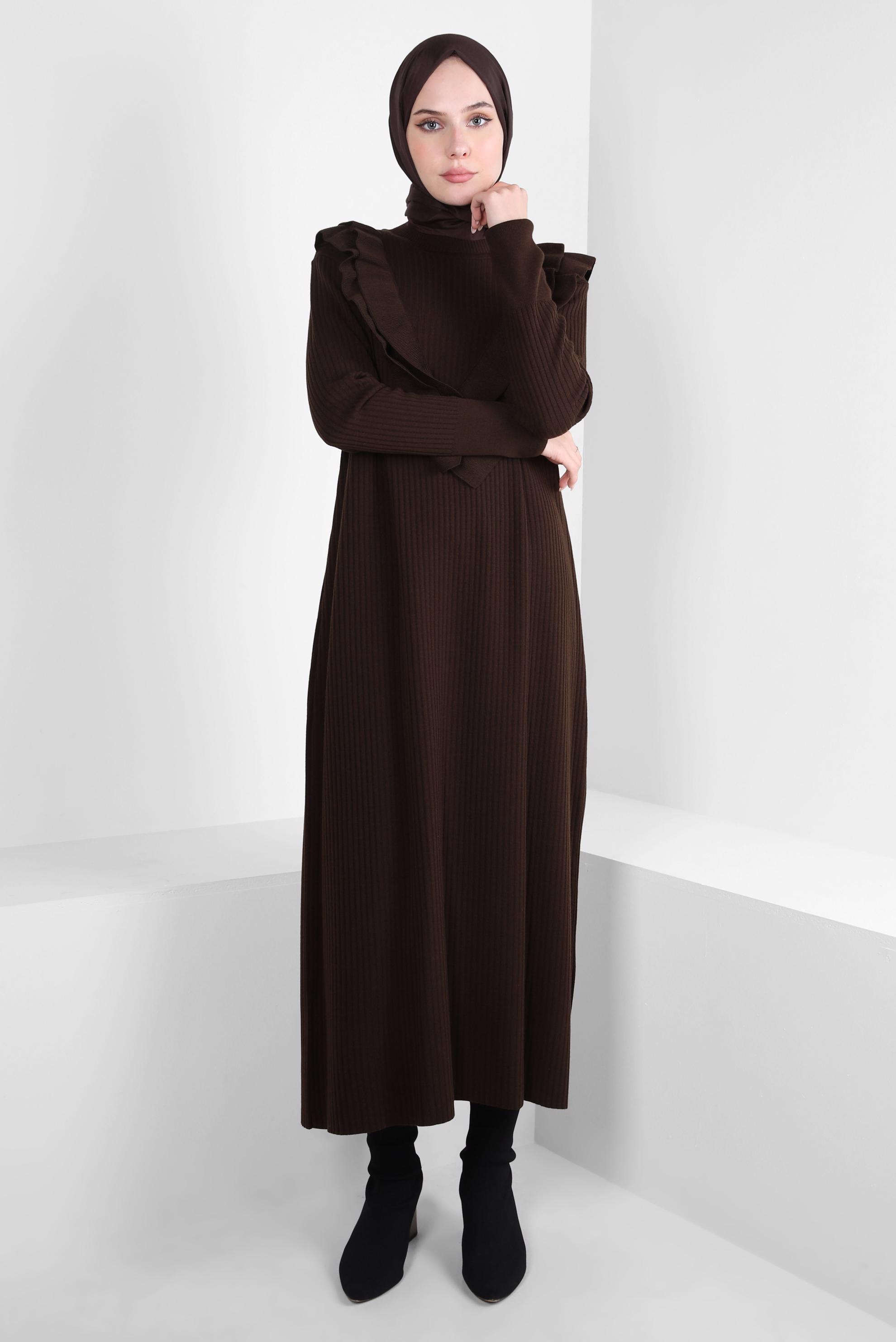 Tesettür giyim KAHVE FIRFIR DETAYLI TRİKO ELBİSE 44022