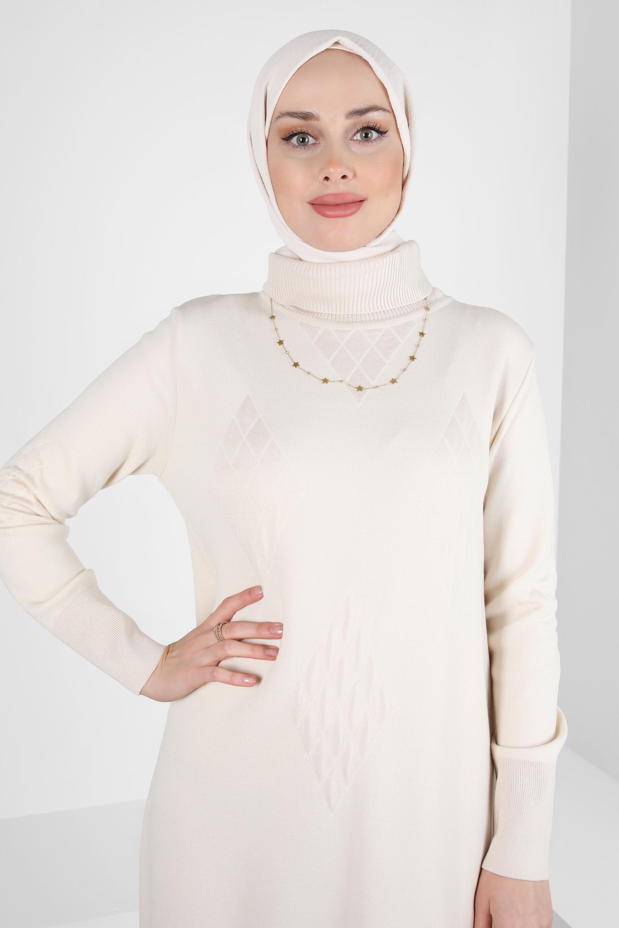 Tesettür giyim BEJ BOĞAZLI YAKA TRİKO ELBİSE 44023