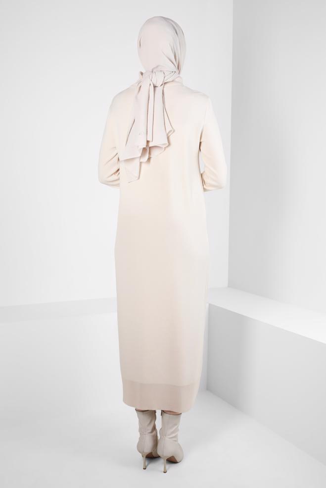 Tesettür giyim BEJ BOĞAZLI YAKA TRİKO ELBİSE 44023 - ALVİNA