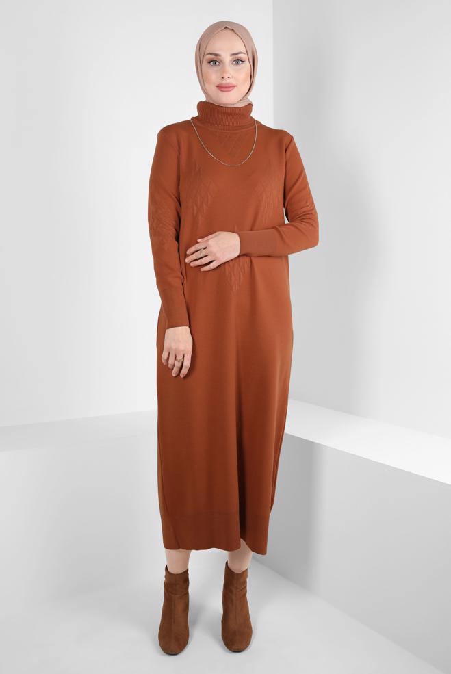 Tesettür giyim TURUNCU BOĞAZLI YAKA TRİKO ELBİSE 44023 - ALVİNA