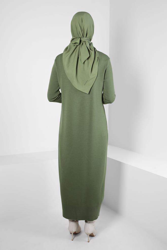 Tesettür giyim YEŞİL BOĞAZLI YAKA TRİKO ELBİSE 44023 - ALVİNA