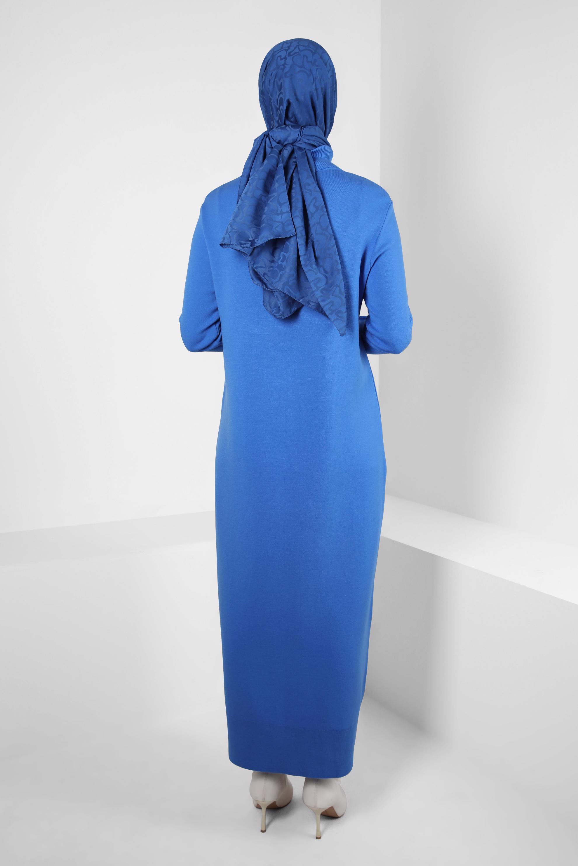 Tesettür giyim MAVİ BOĞAZLI YAKA TRİKO ELBİSE 44023