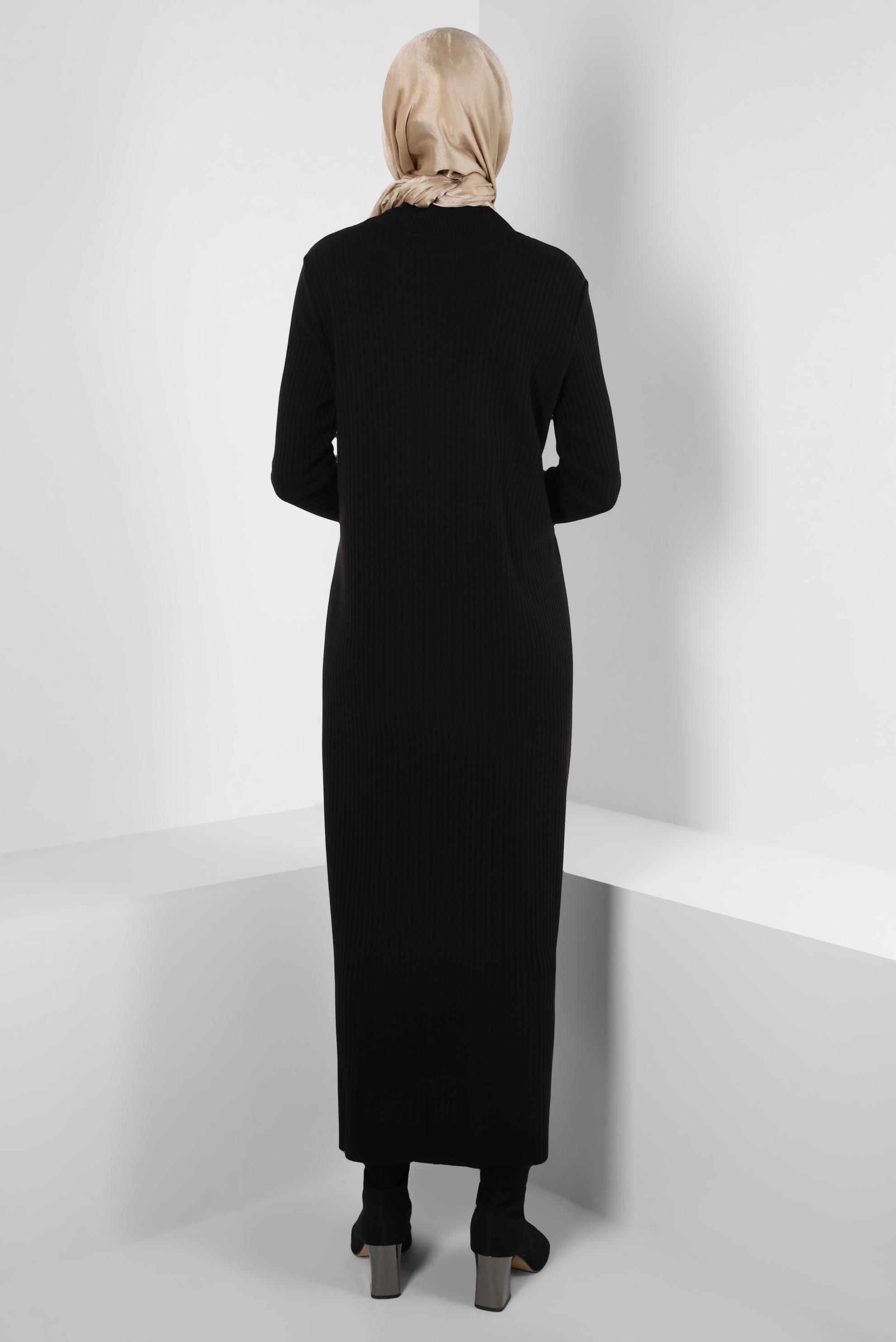 Tesettür giyim SİYAH DÜĞME DETAYLI TRİKO ELBİSE 44024