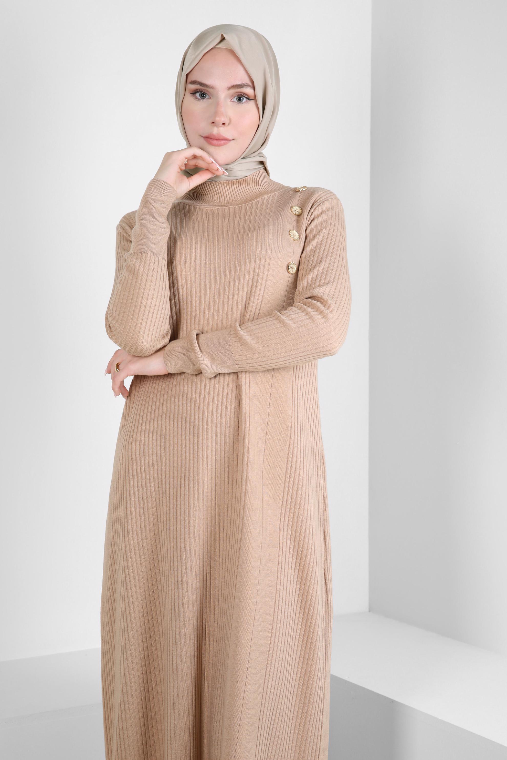 Tesettür giyim BEJ DÜĞME DETAYLI TRİKO ELBİSE 44024