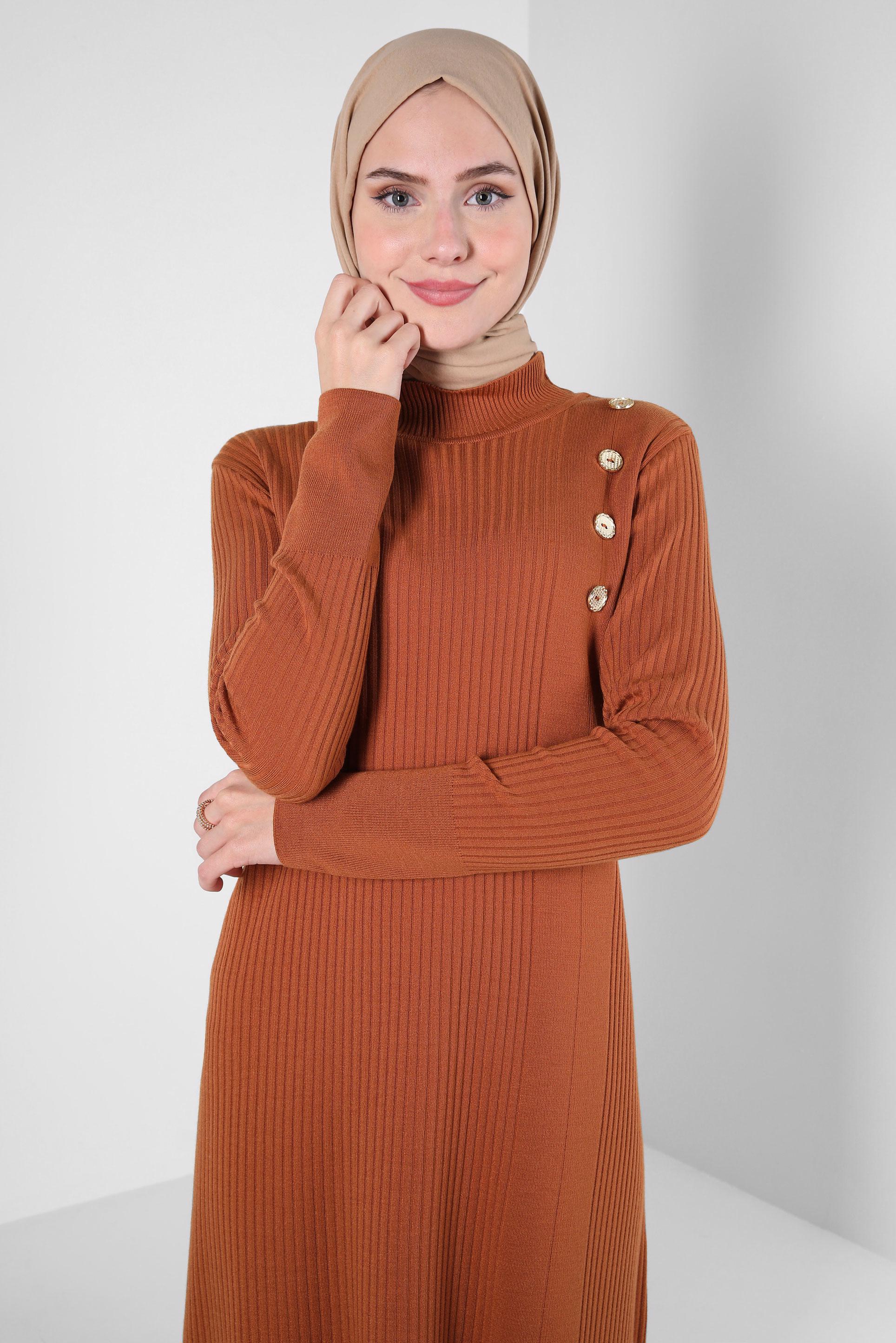 Tesettür giyim TURUNCU DÜĞME DETAYLI TRİKO ELBİSE 44024