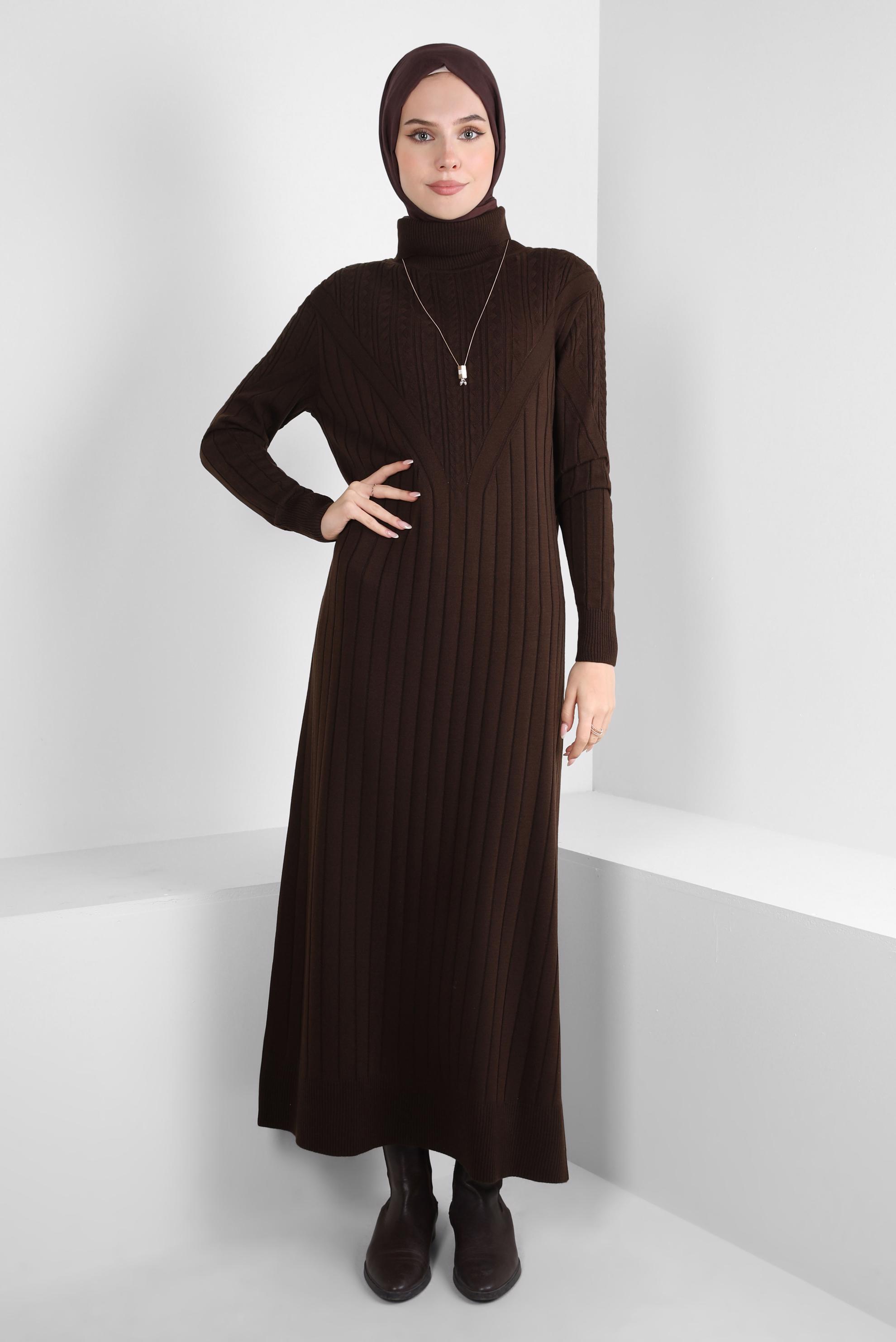 Tesettür giyim KAHVE BOĞAZLI YAKA TRİKO ELBİSE 44028