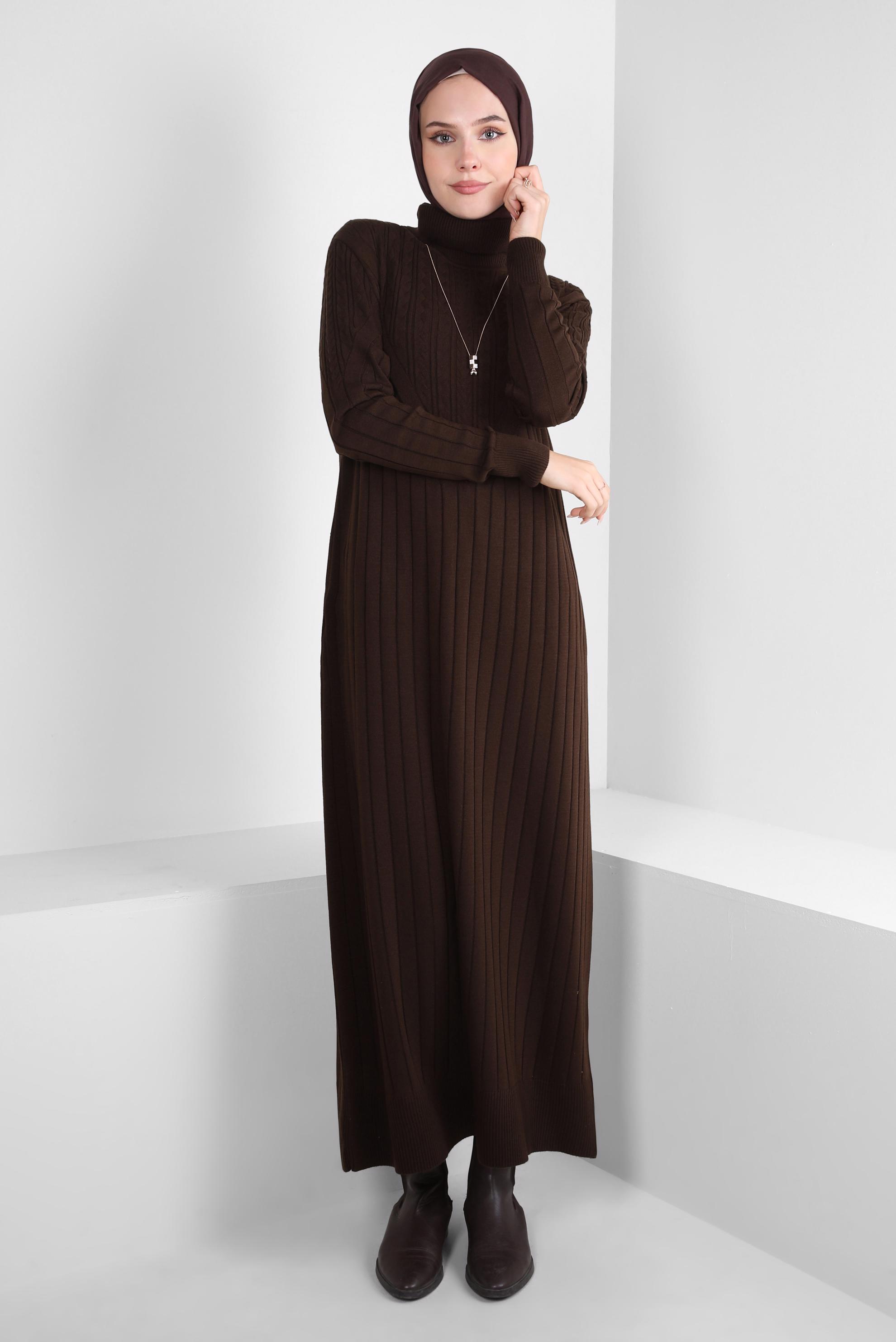 Tesettür giyim KAHVE BOĞAZLI YAKA TRİKO ELBİSE 44028