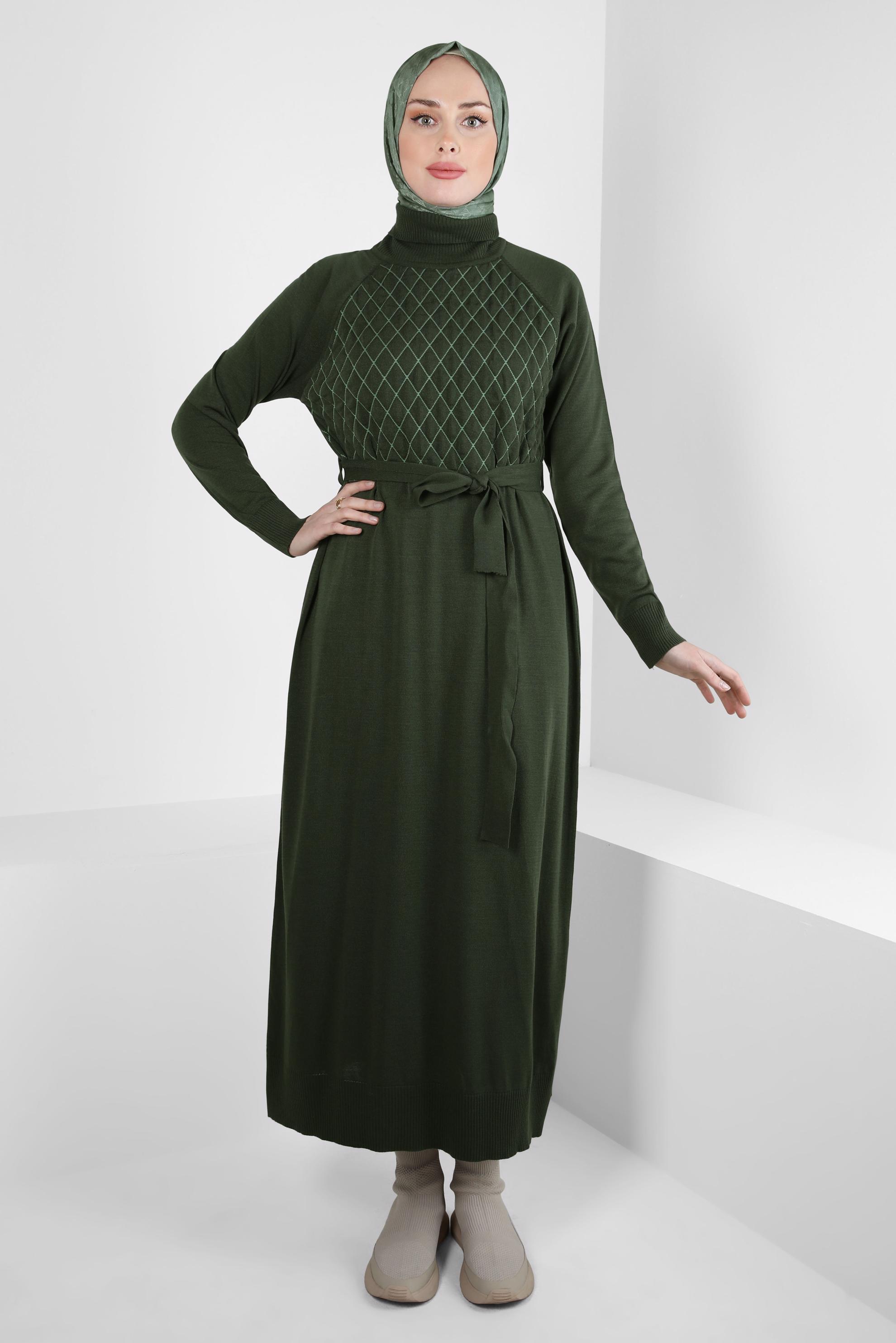 Tesettür giyim HAKİ KUŞAKLI TRİKO ELBİSE 44093