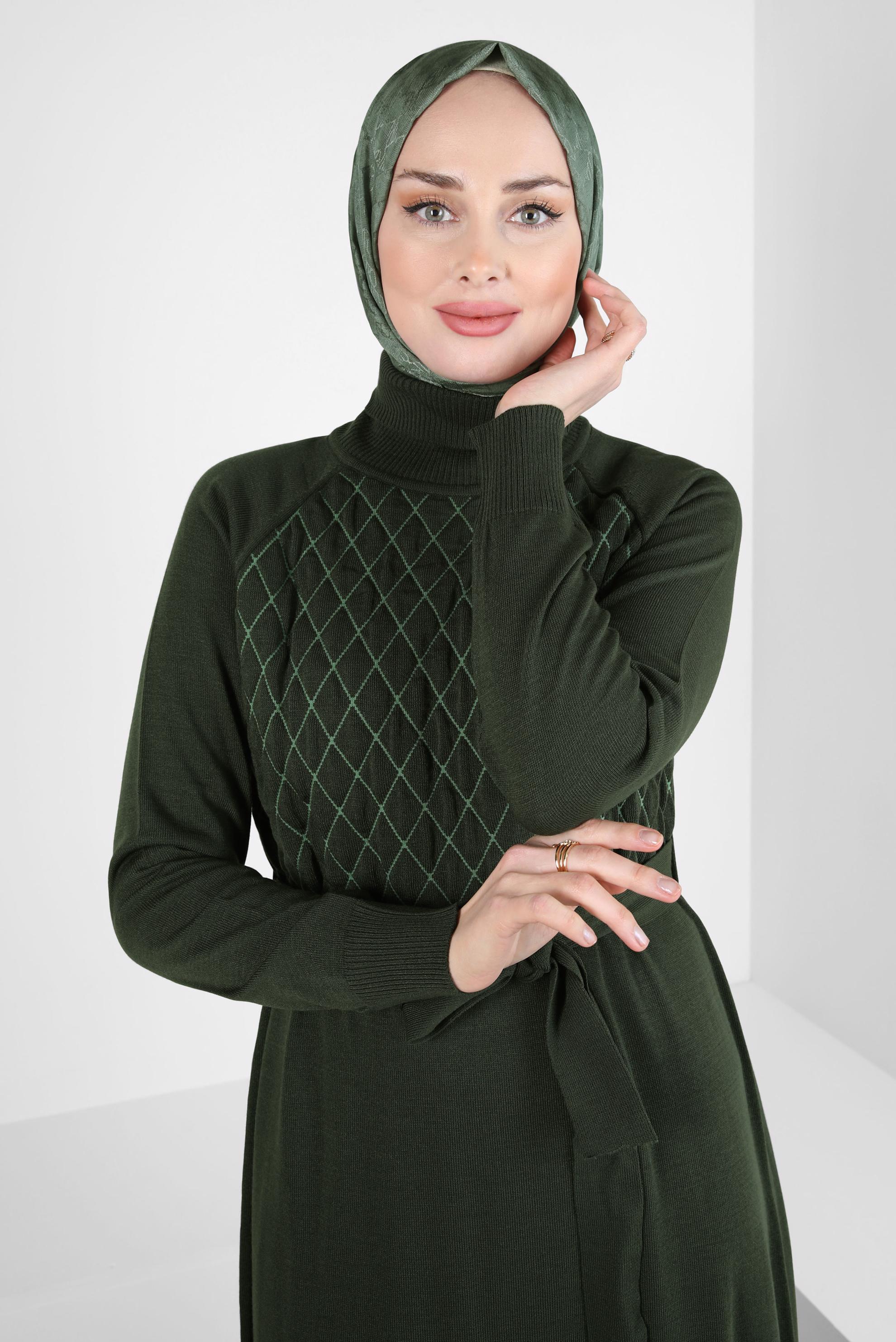 Tesettür giyim HAKİ KUŞAKLI TRİKO ELBİSE 44093