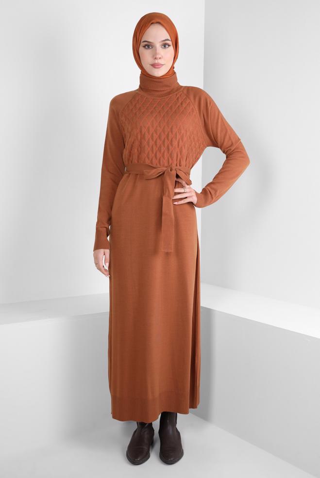 Tesettür giyim TURUNCU KUŞAKLI TRİKO ELBİSE 44093 - ALVİNA