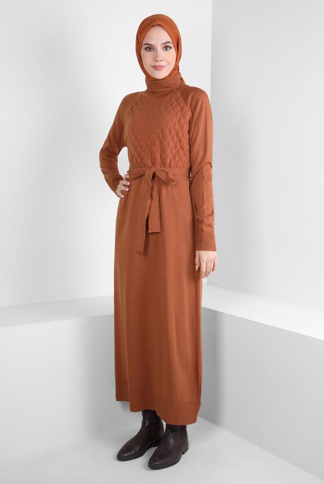 Tesettür giyim TURUNCU KUŞAKLI TRİKO ELBİSE 44093 - ALVİNA
