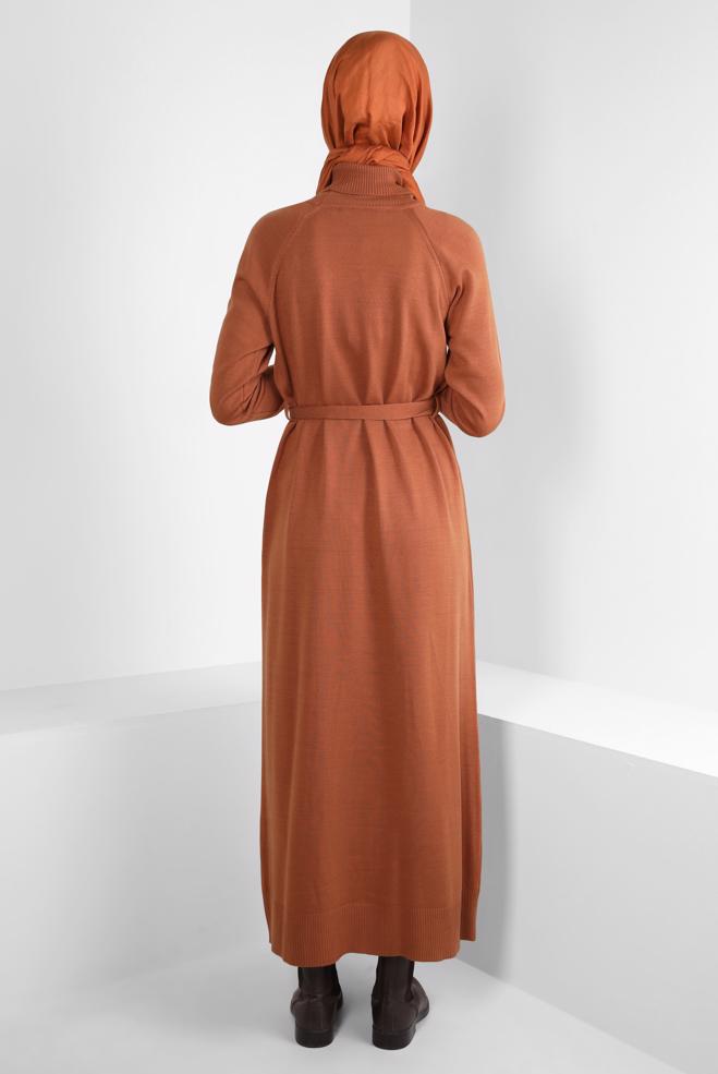 Tesettür giyim TURUNCU KUŞAKLI TRİKO ELBİSE 44093 - ALVİNA