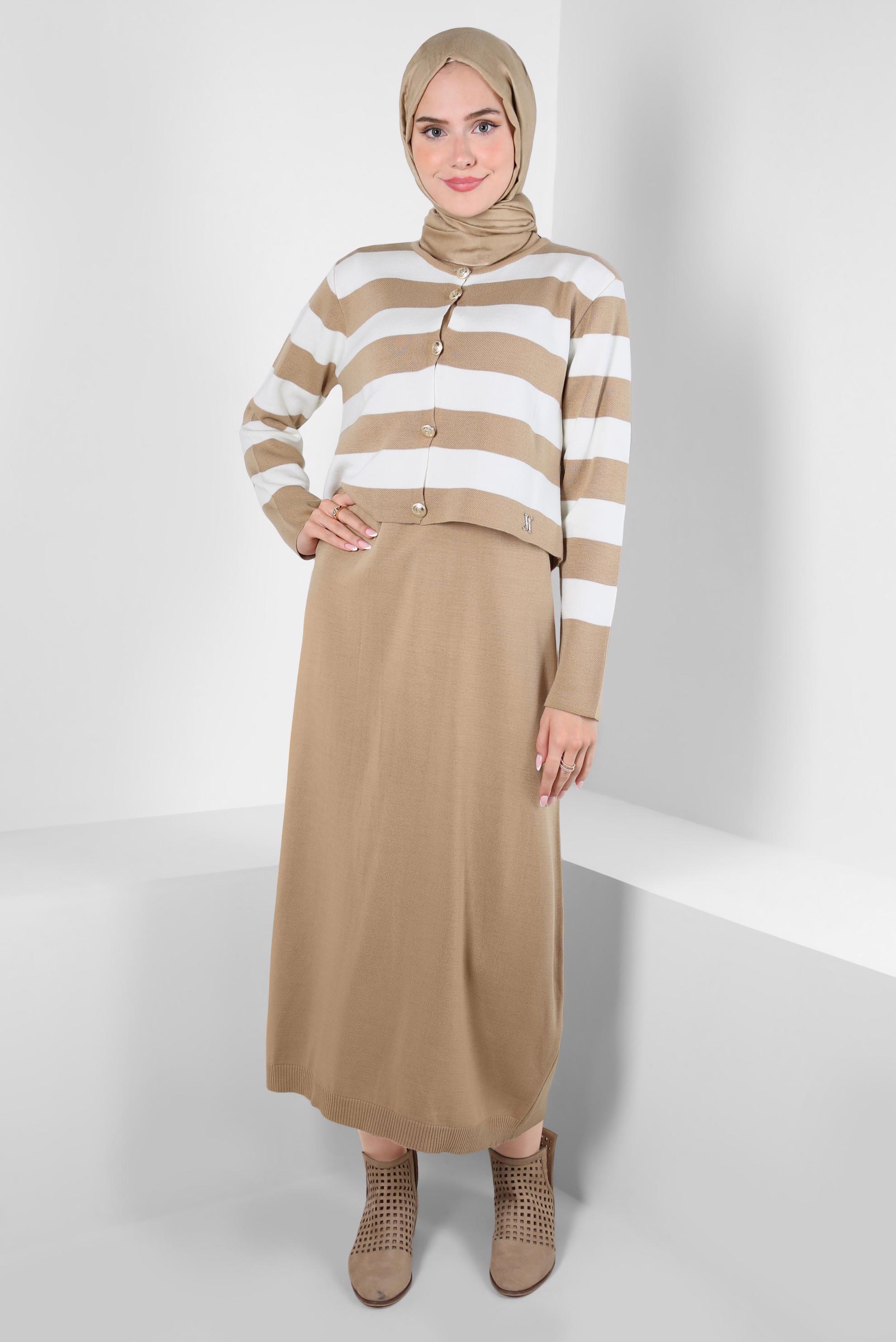 Vêtements hijab BRUN ROBE EN TRICOT À RAYURES 44094