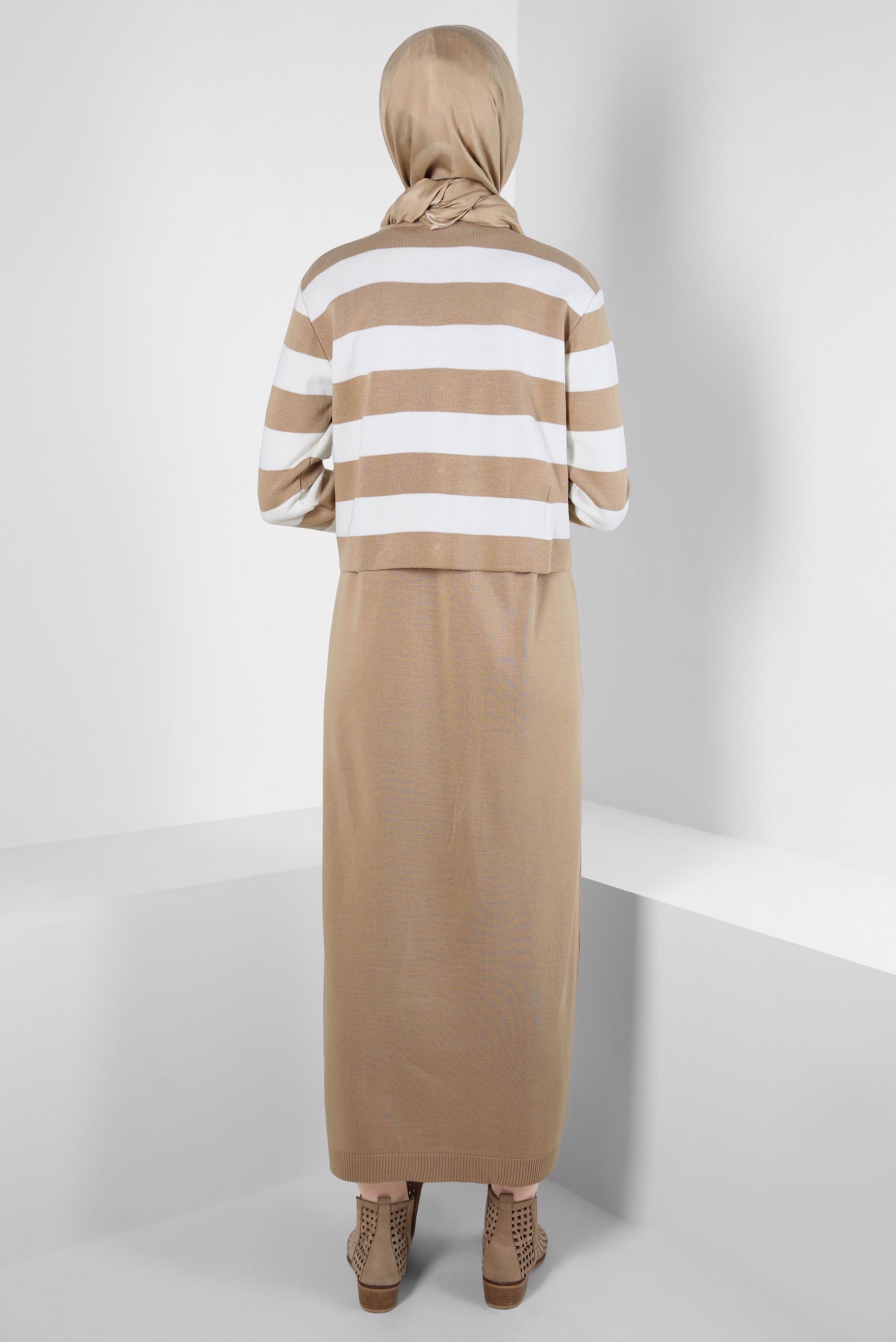 Vêtements hijab BRUN ROBE EN TRICOT À RAYURES 44094