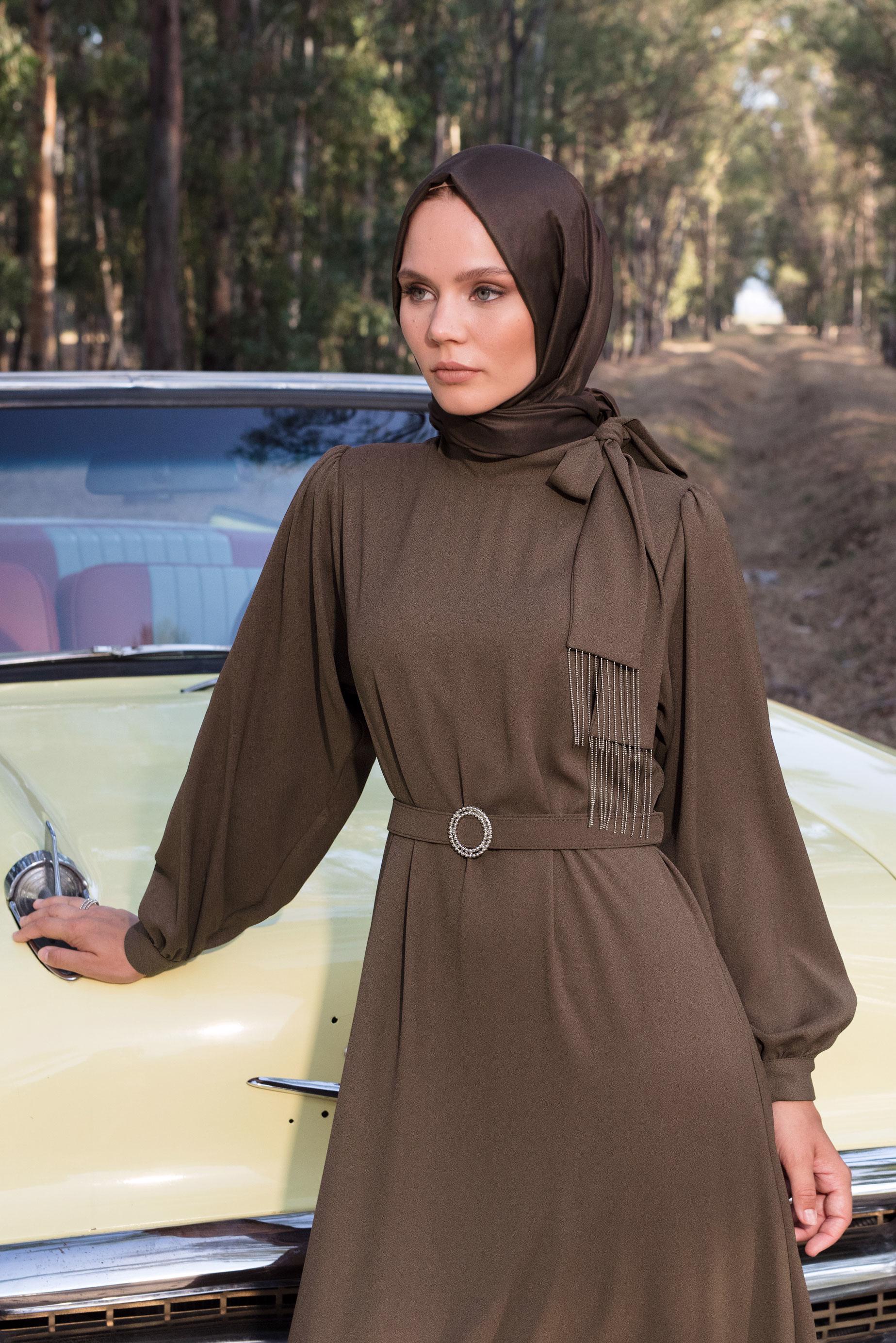Tesettür giyim KAHVE KEMERLİ KREP ELBİSE 44167
