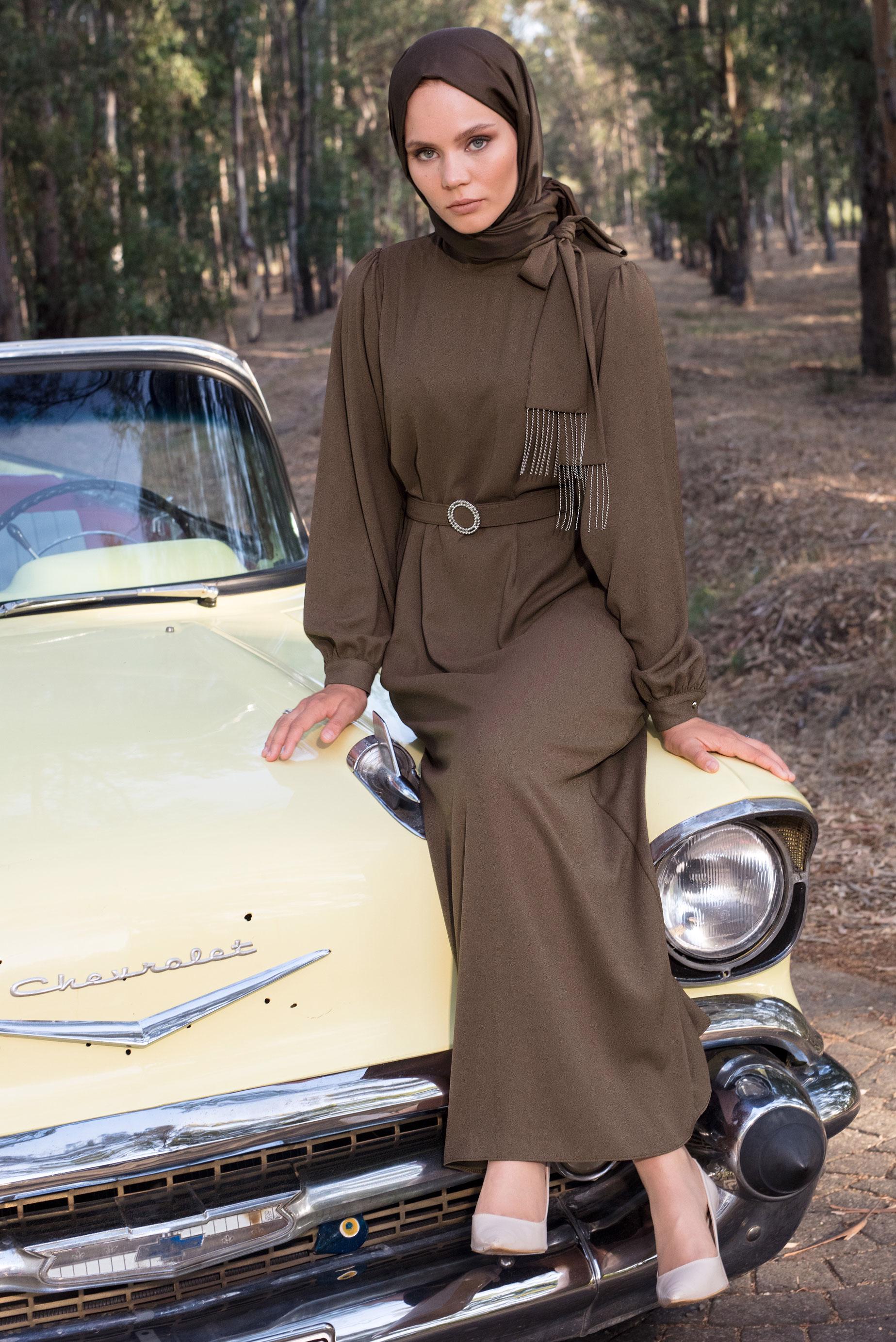 Tesettür giyim KAHVE KEMERLİ KREP ELBİSE 44167