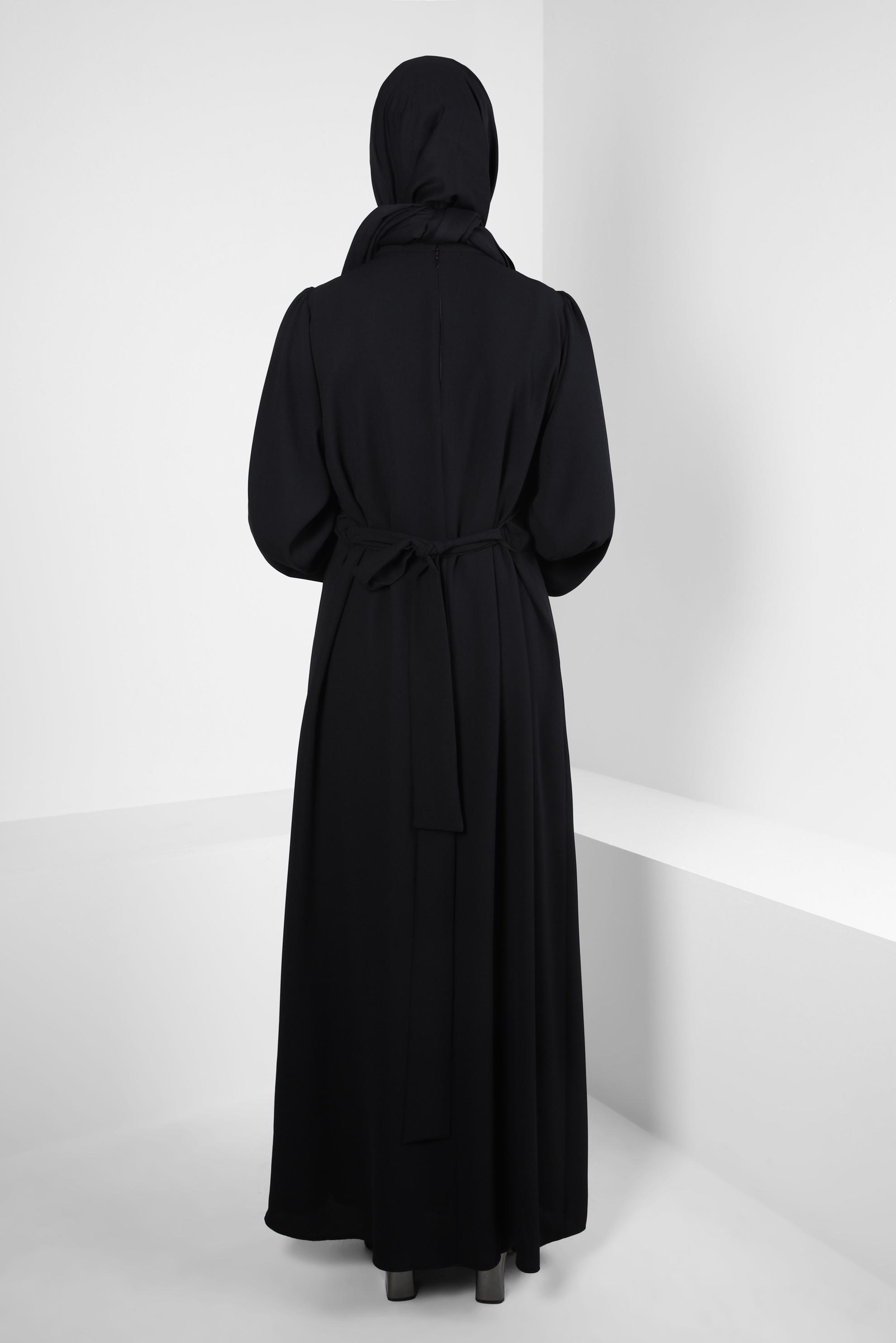 Tesettür giyim SİYAH ÇİÇEK DETAYLI KREP ELBİSE 44179