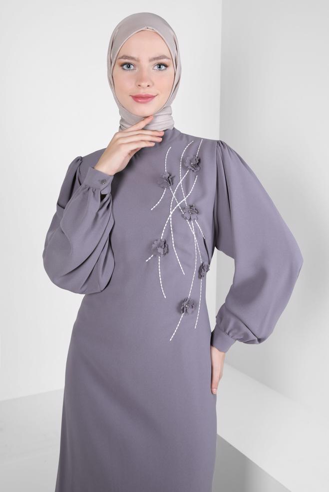 Tesettür giyim MOR ÇİÇEK DETAYLI KREP ELBİSE 44179 - ALVİNA
