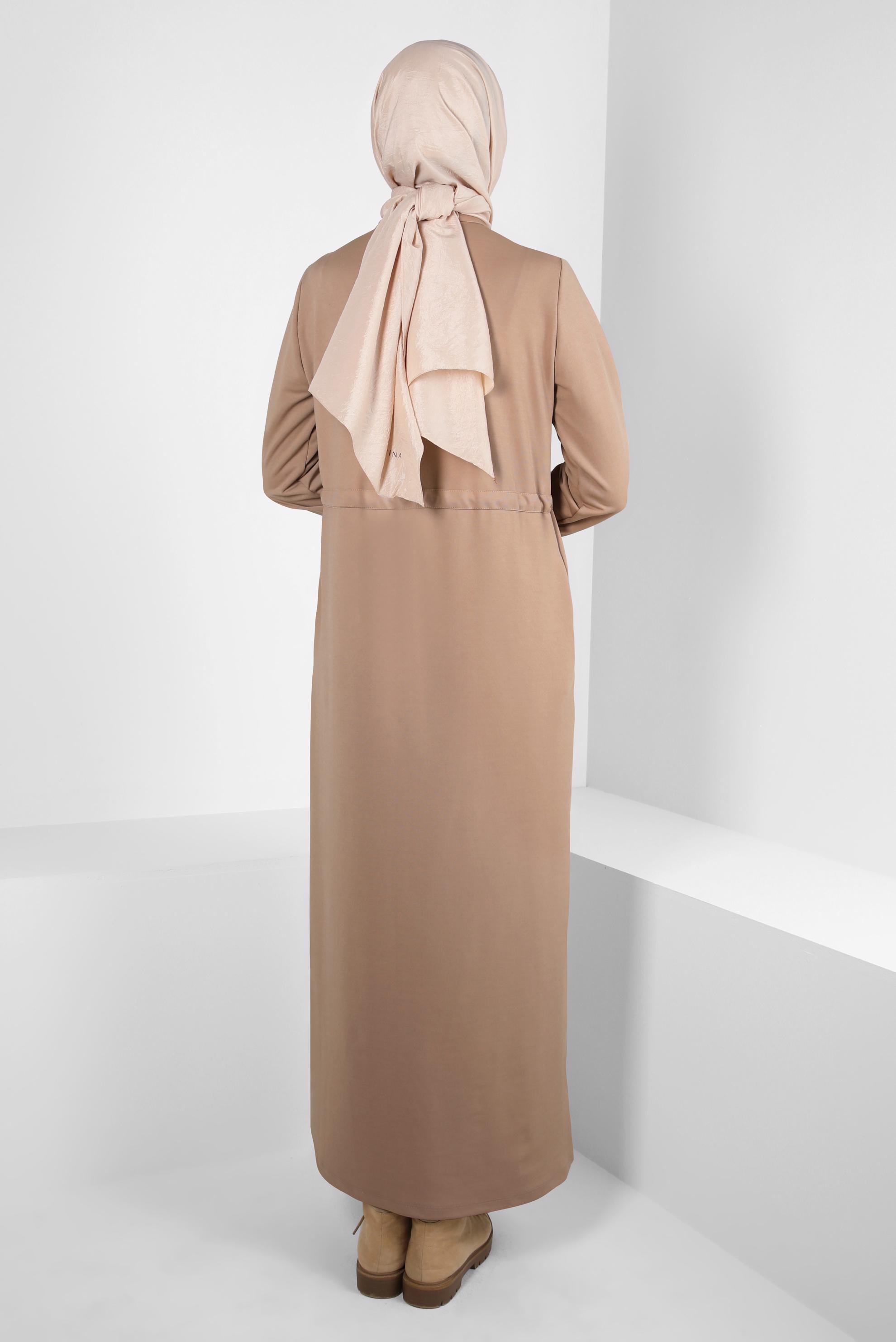 Tesettür giyim BEJ BELİ BÜZGÜLÜ ELBİSE 44196