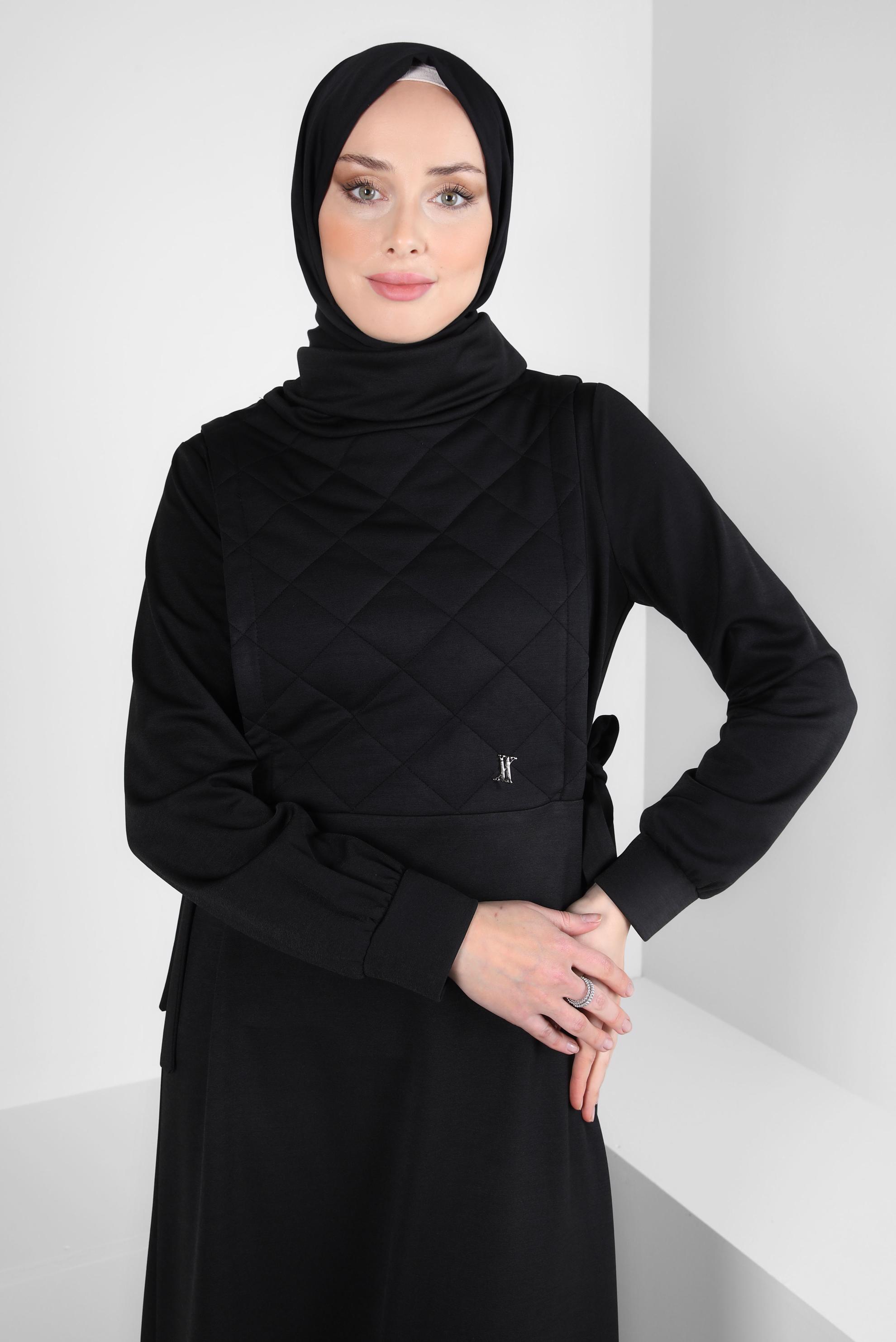 Tesettür giyim SİYAH BAĞLAMA DETAYLI ELBİSE 44197