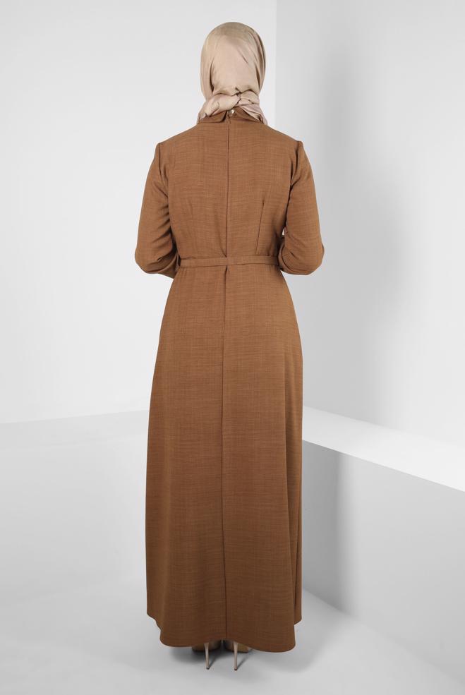 Tesettür giyim KAHVE KEMERLİ ELBİSE 44254 - ALVİNA