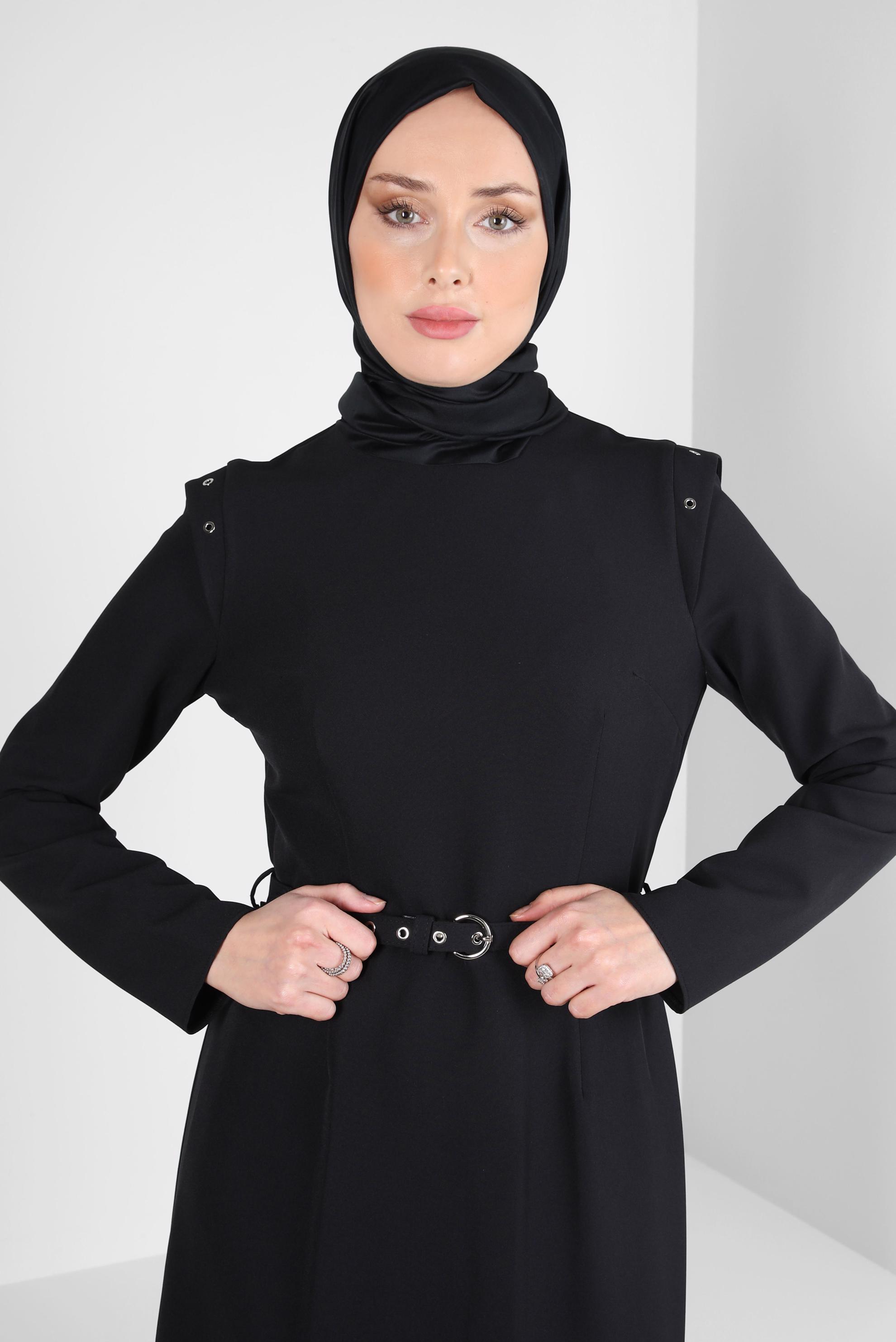 Tesettür giyim SİYAH KUŞGÖZÜ DETAYLI KEMERLİ ELBİSE 44298