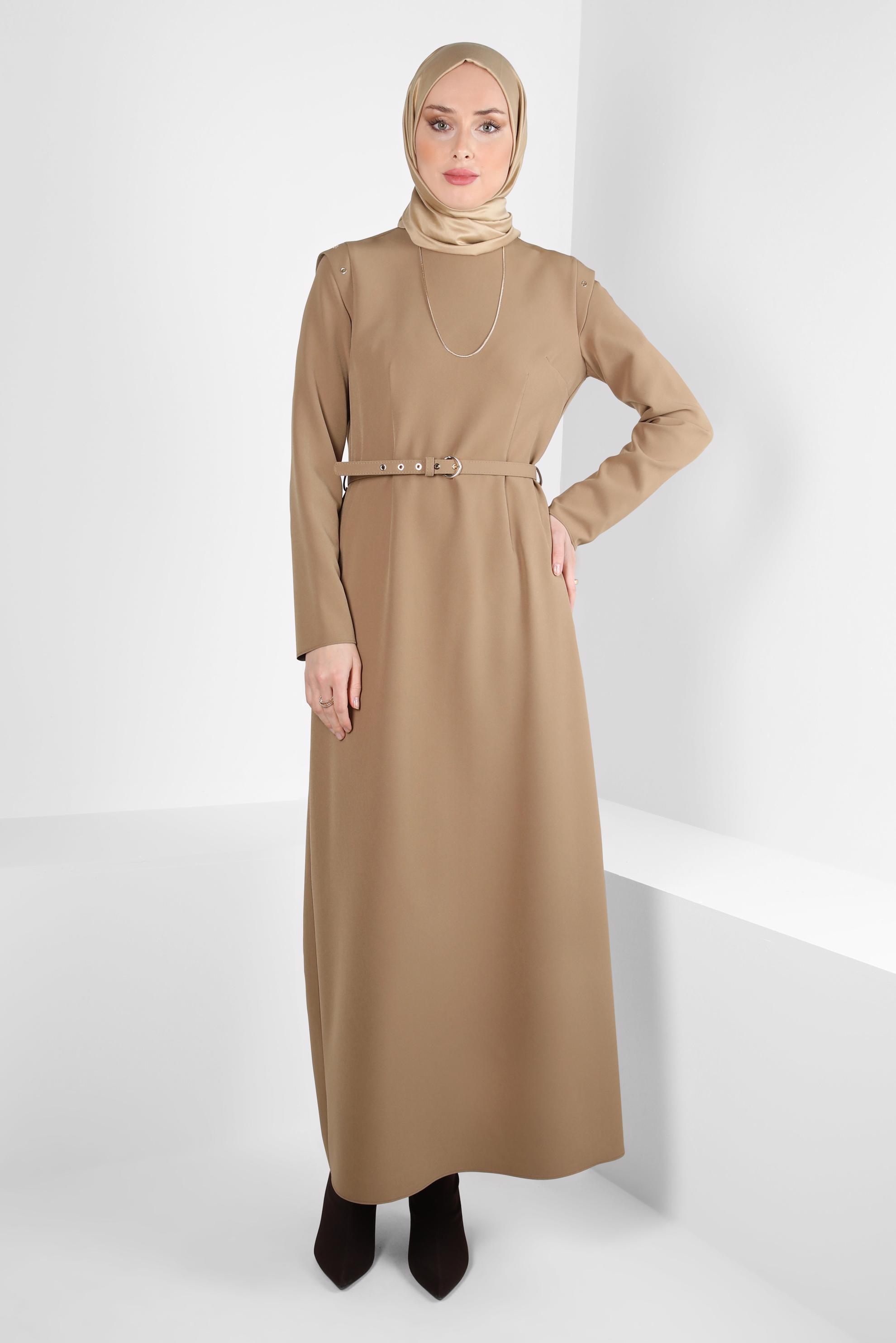 Tesettür giyim BEJ KUŞGÖZÜ DETAYLI KEMERLİ ELBİSE 44298