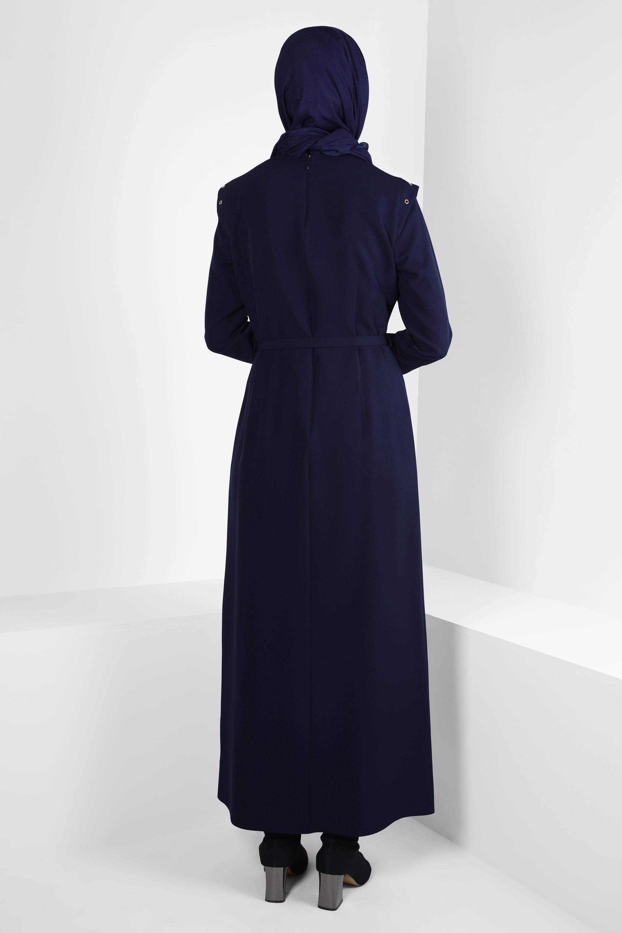 Tesettür giyim LACİVERT KUŞGÖZÜ DETAYLI KEMERLİ ELBİSE 44298