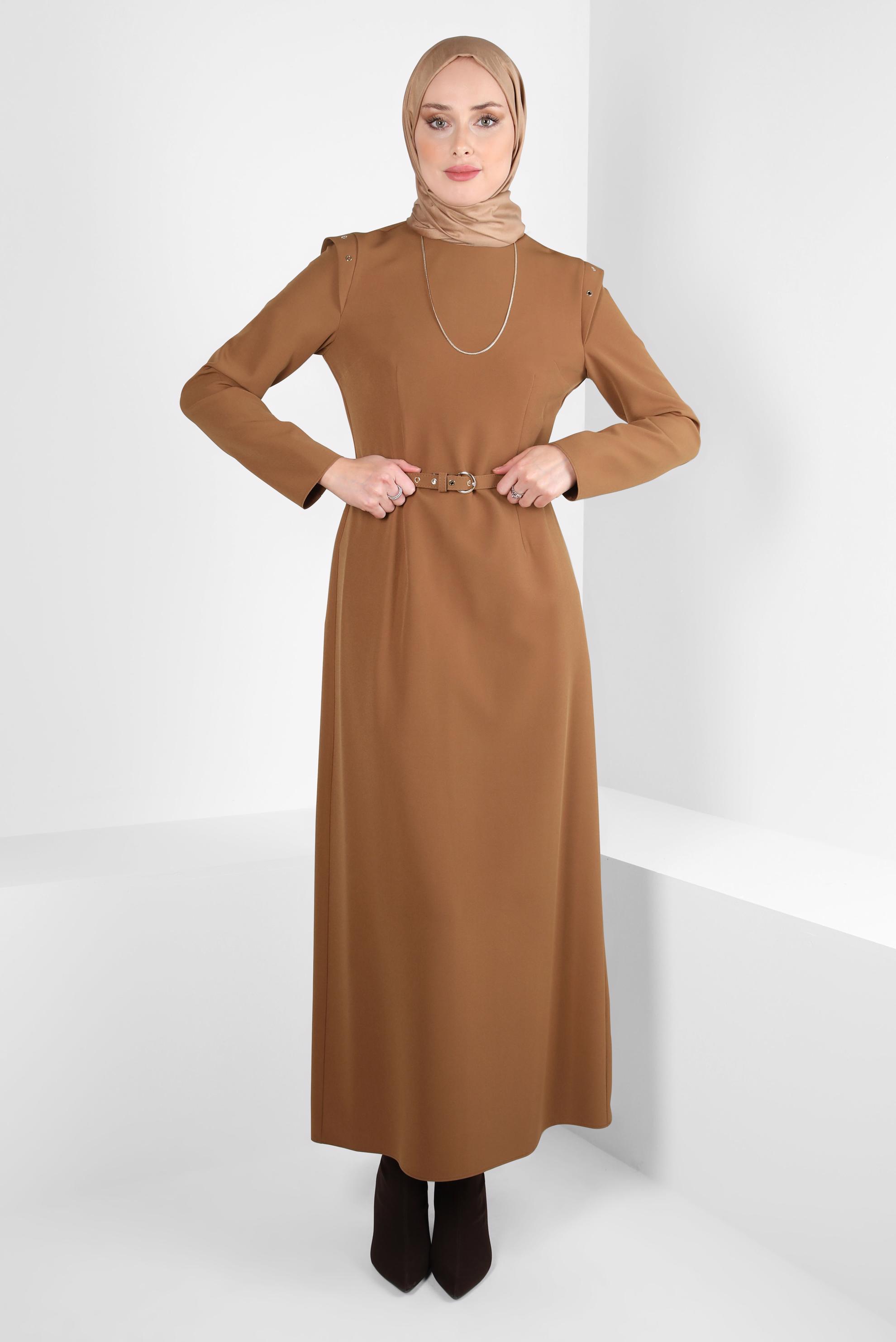 Tesettür giyim TABA KUŞGÖZÜ DETAYLI KEMERLİ ELBİSE 44298