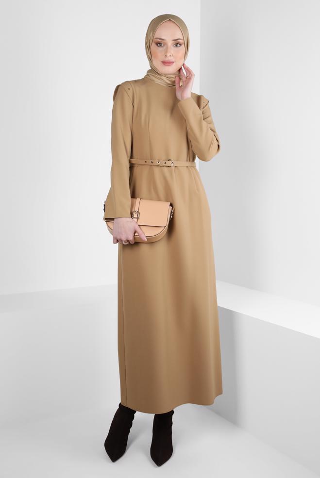 Tesettür giyim KAHVE KUŞGÖZÜ DETAYLI KEMERLİ ELBİSE 44298 - ALVİNA