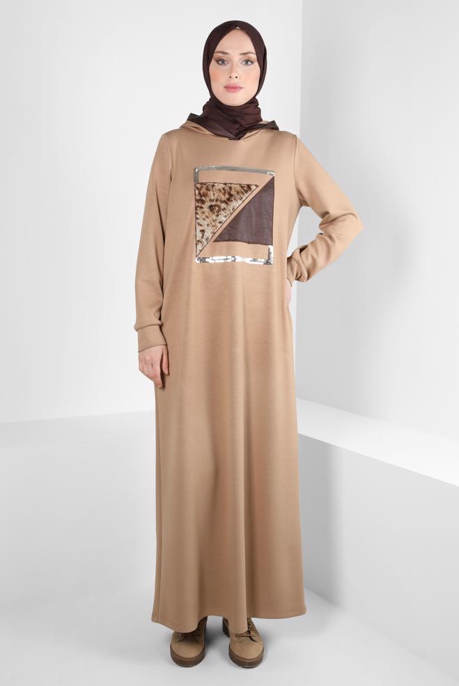 Tesettür giyim KAHVE BASKILI KAPÜŞONLU ELBİSE 44314 - ALVİNA