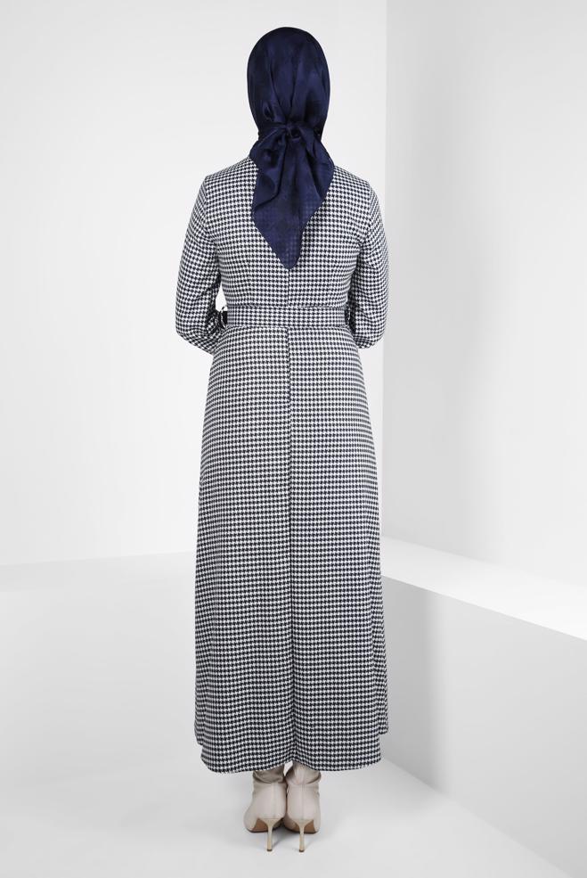 Tesettür giyim LACİVERT KAZAYAĞI DESENLİ KEMERLİ ELBİSE 44345 - ALVİNA