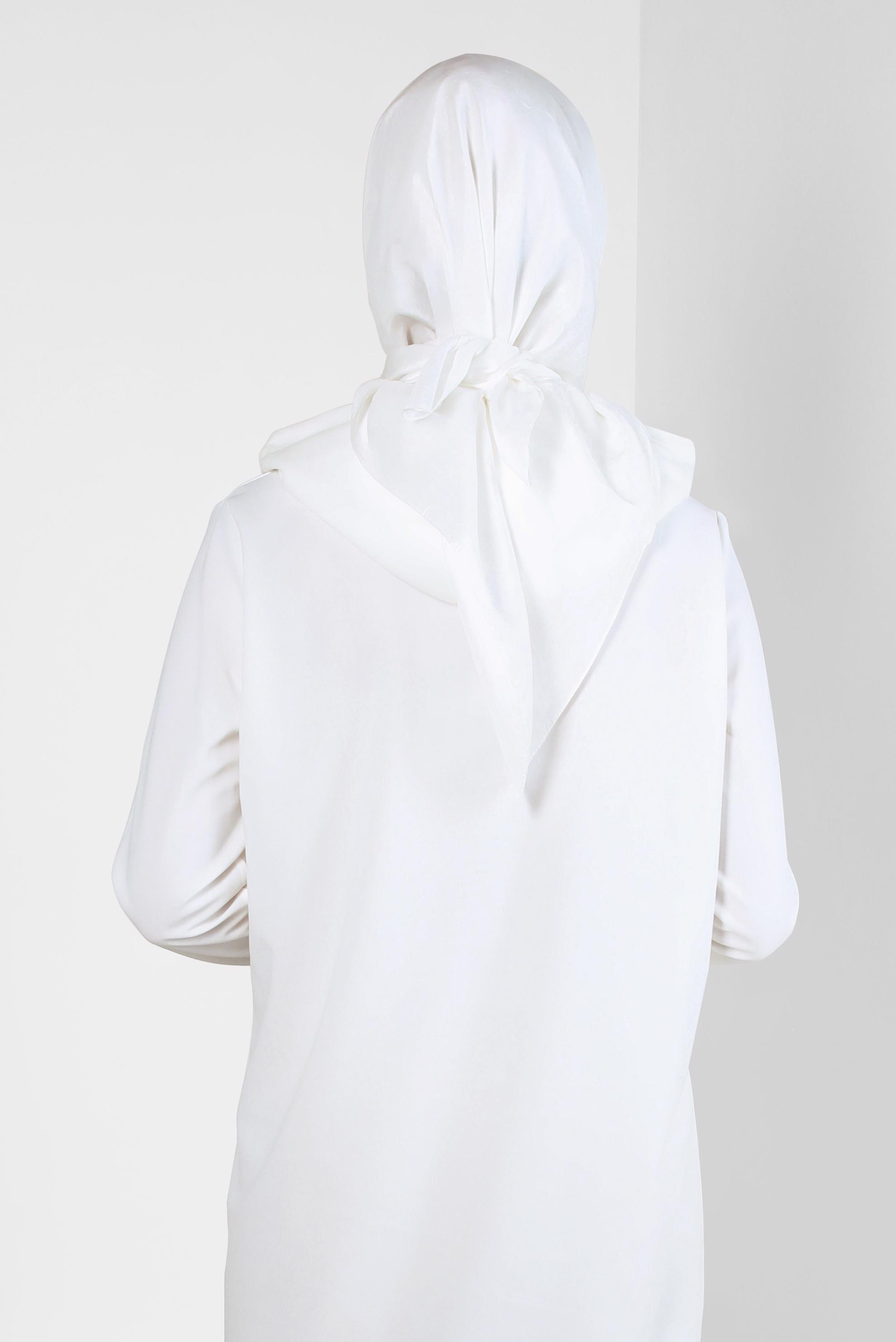 Tesettür giyim EKRU ALVİNA KRAŞ EŞARP 8305