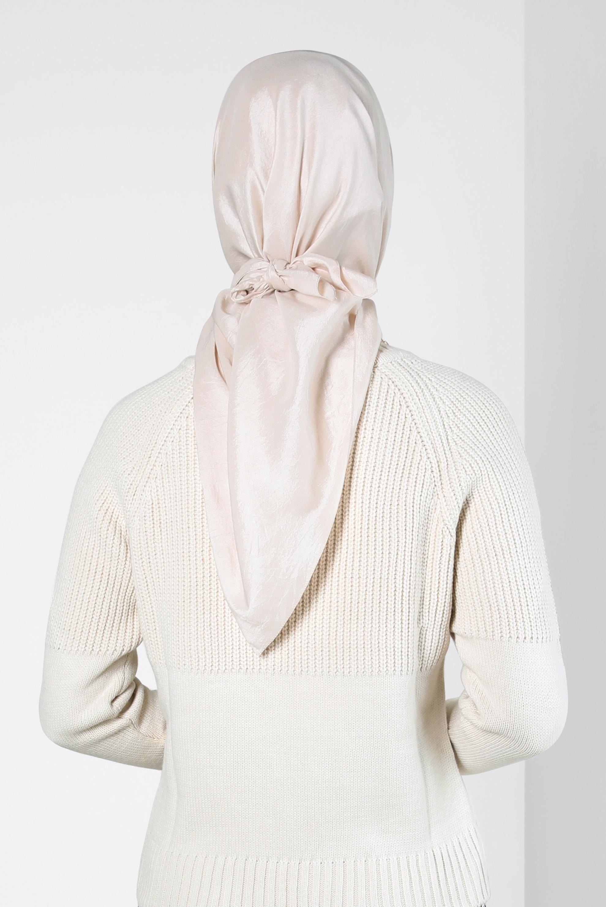 Tesettür giyim BEJ ALVİNA KRAŞ EŞARP 8305