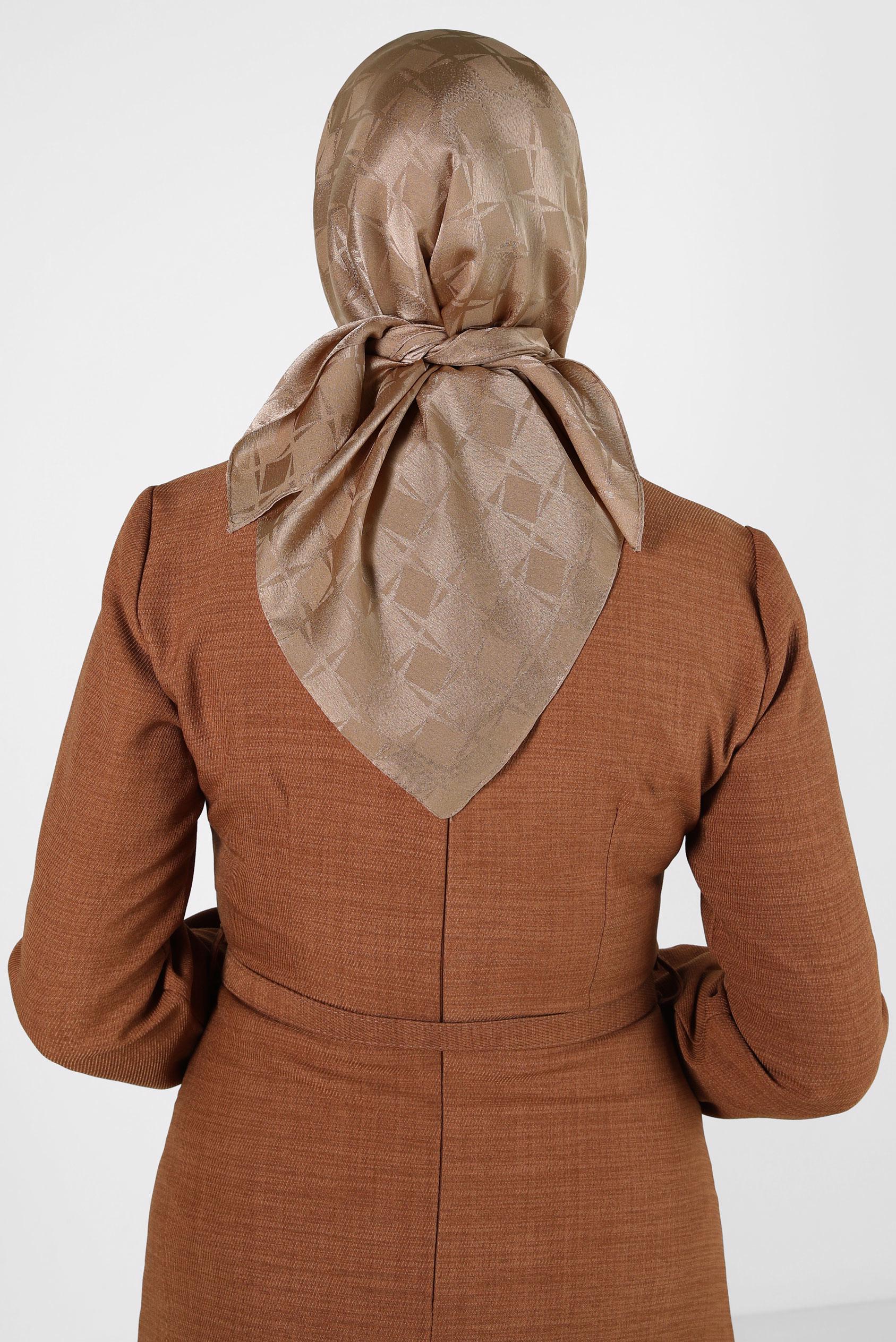 Tesettür giyim BEJ ALVİNA JAKARLI EŞARP 8308