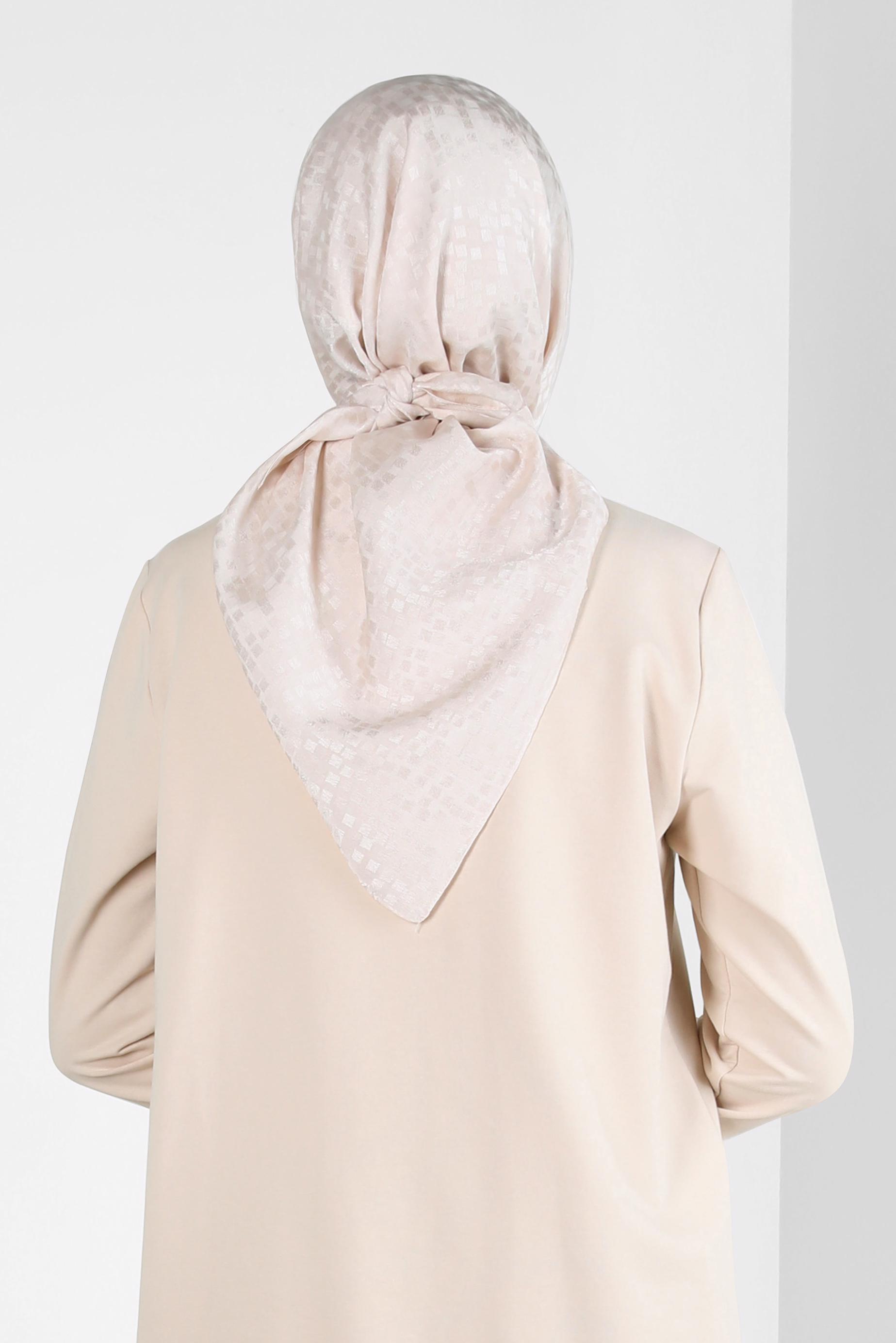 Tesettür giyim BEJ ALVİNA JAKARLI EŞARP 8309