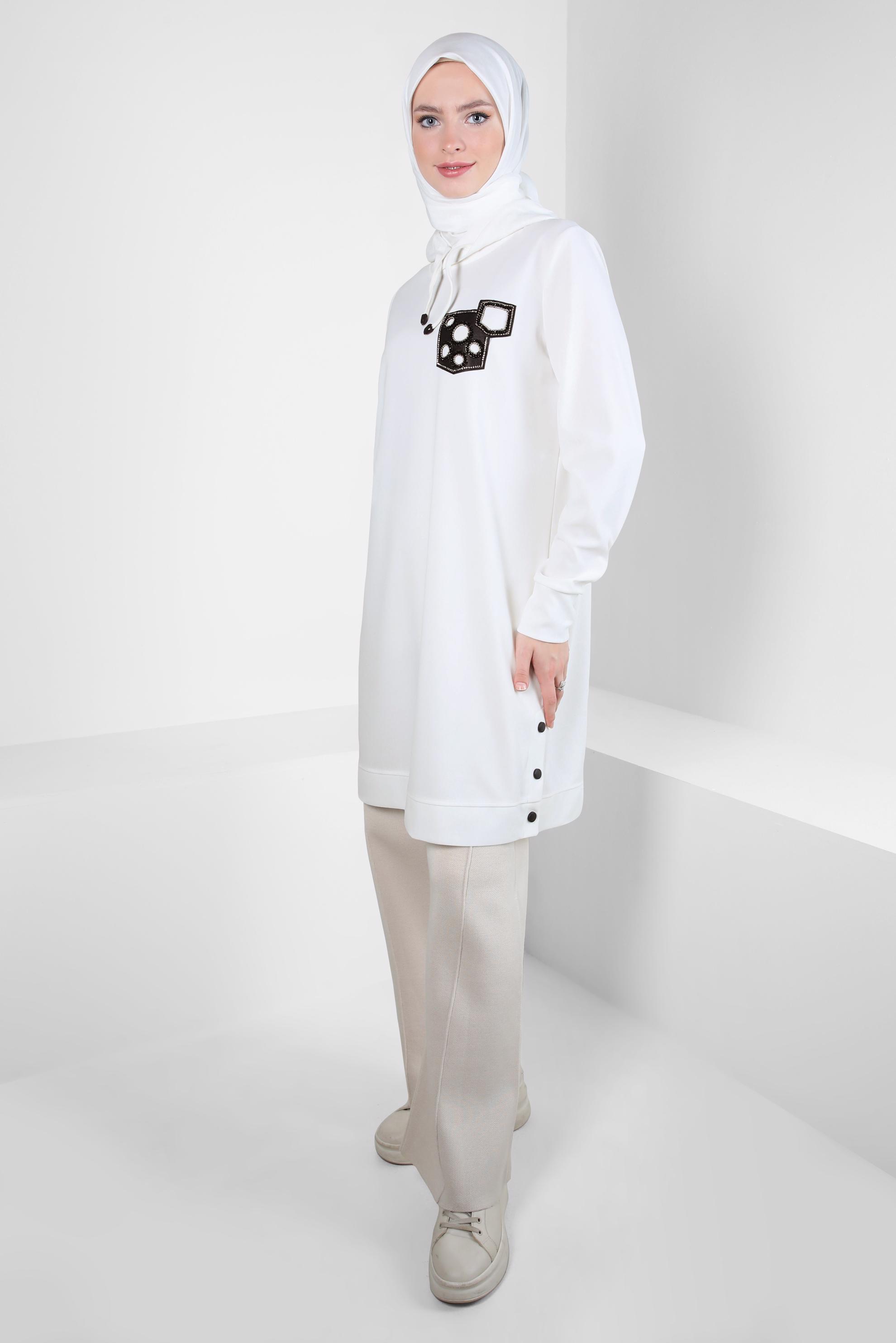 Tesettür giyim BEYAZ KAPÜŞONLU EŞOFMAN TUNİK 44120