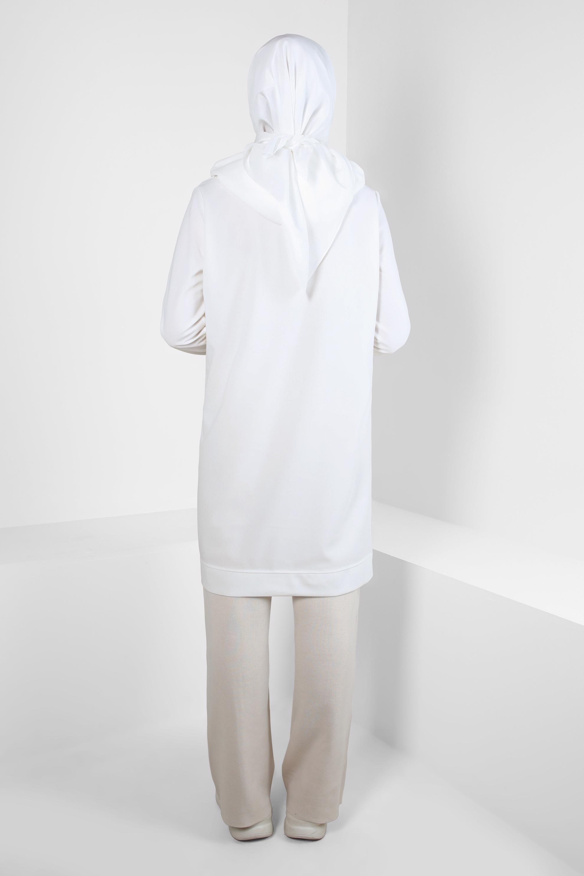 Tesettür giyim BEYAZ KAPÜŞONLU EŞOFMAN TUNİK 44120