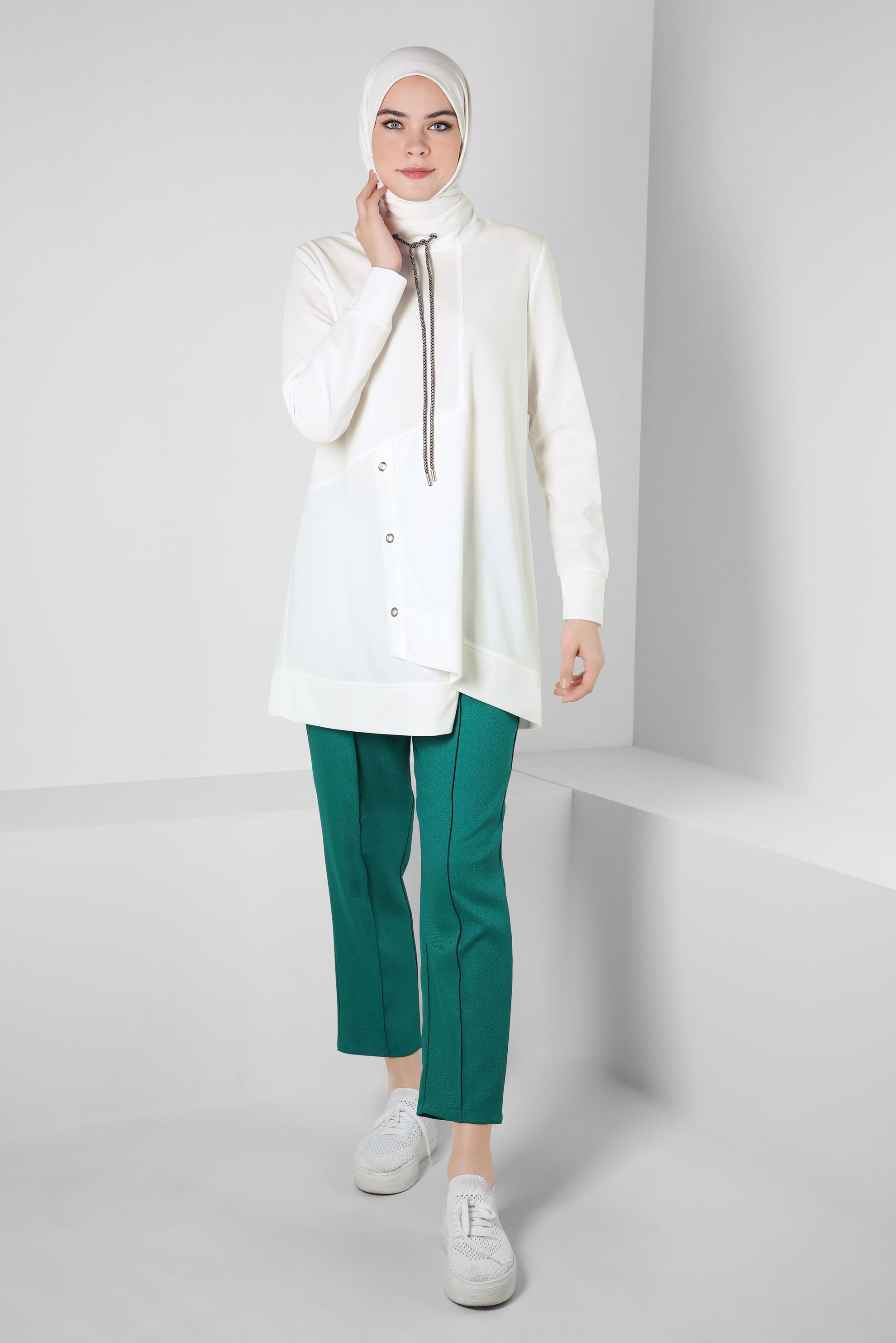 Tesettür giyim BEYAZ KUŞGÖZÜ DETAYLI EŞOFMAN TUNİK 44124
