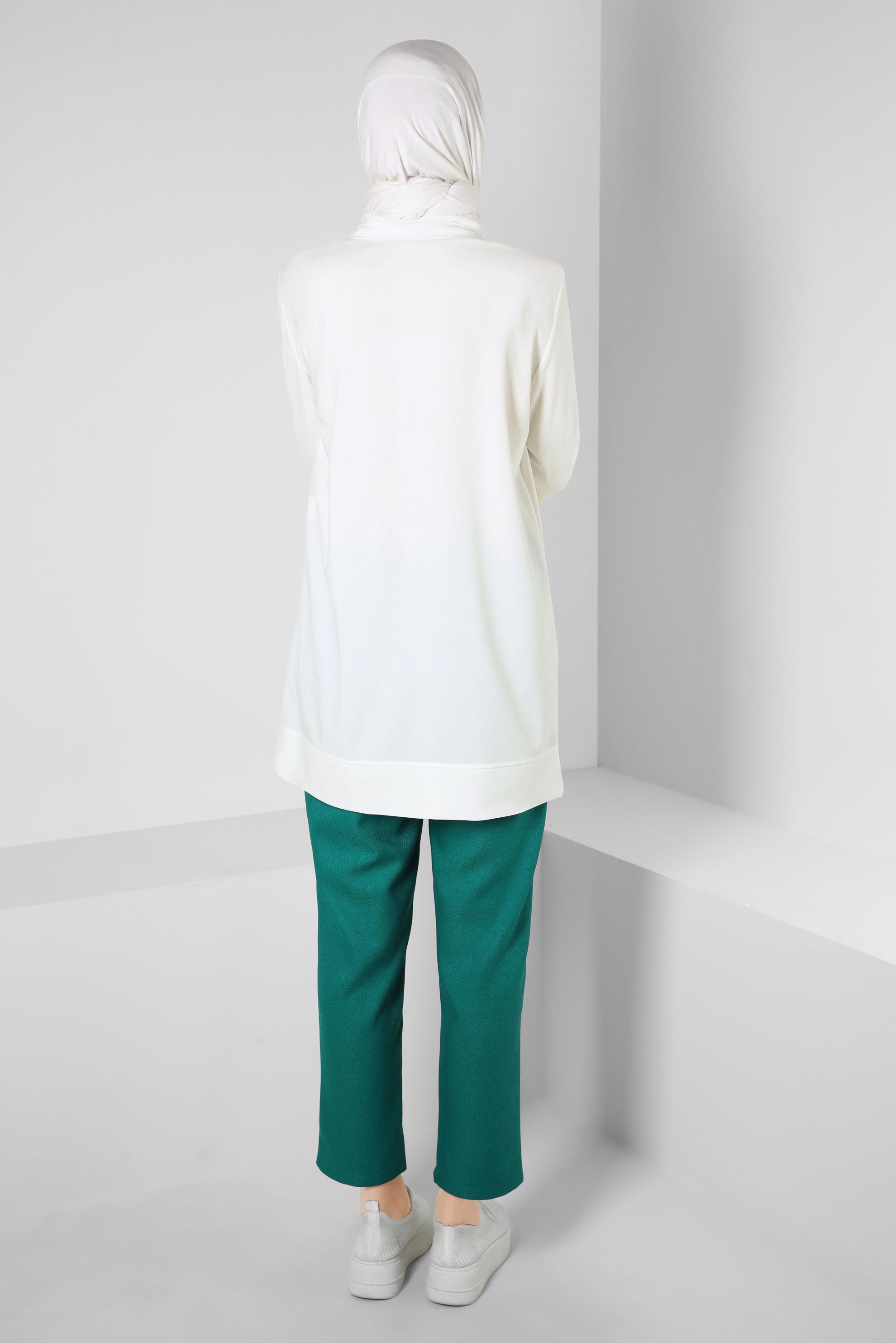 Tesettür giyim BEYAZ KUŞGÖZÜ DETAYLI EŞOFMAN TUNİK 44124