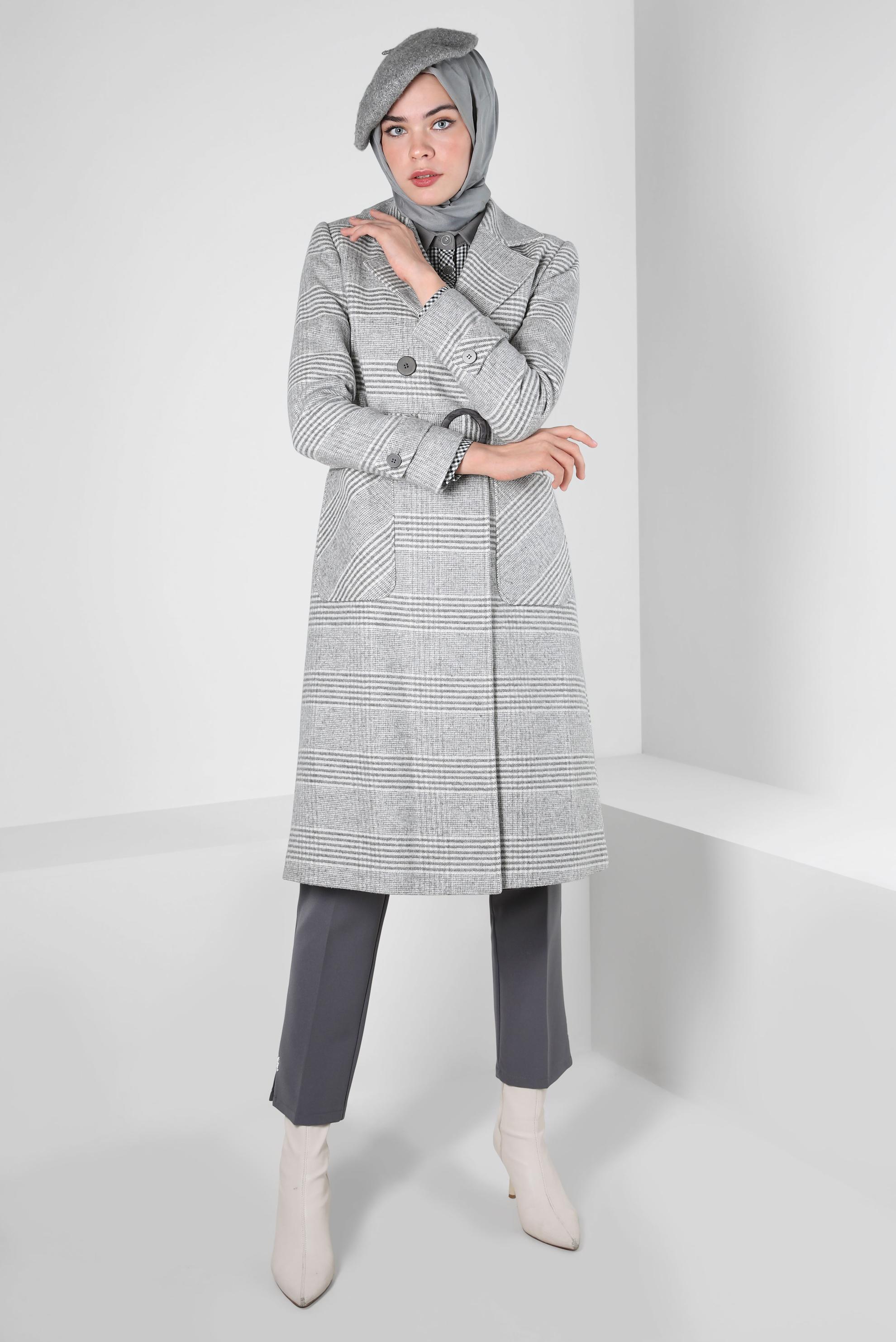 Tesettür giyim GRİ KEMERLİ EKOSE DESENLİ KABAN 90346