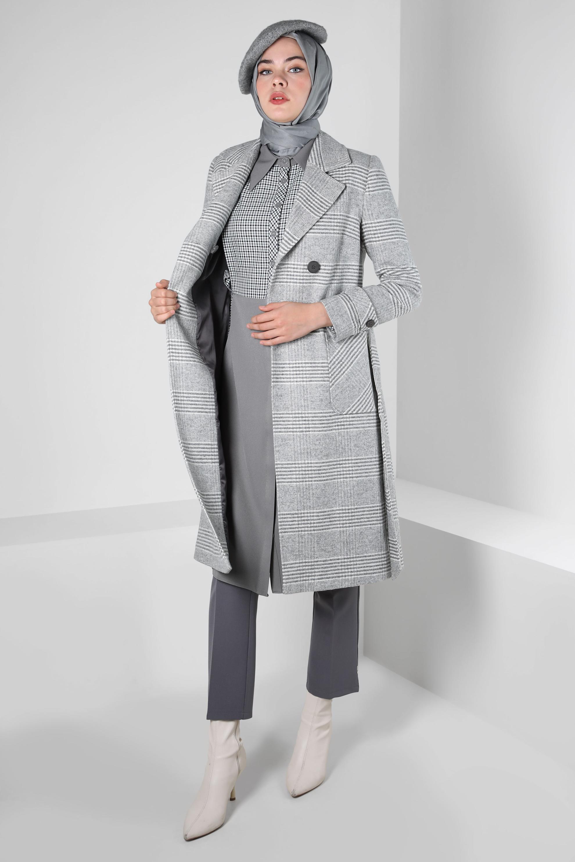 Tesettür giyim GRİ KEMERLİ EKOSE DESENLİ KABAN 90346