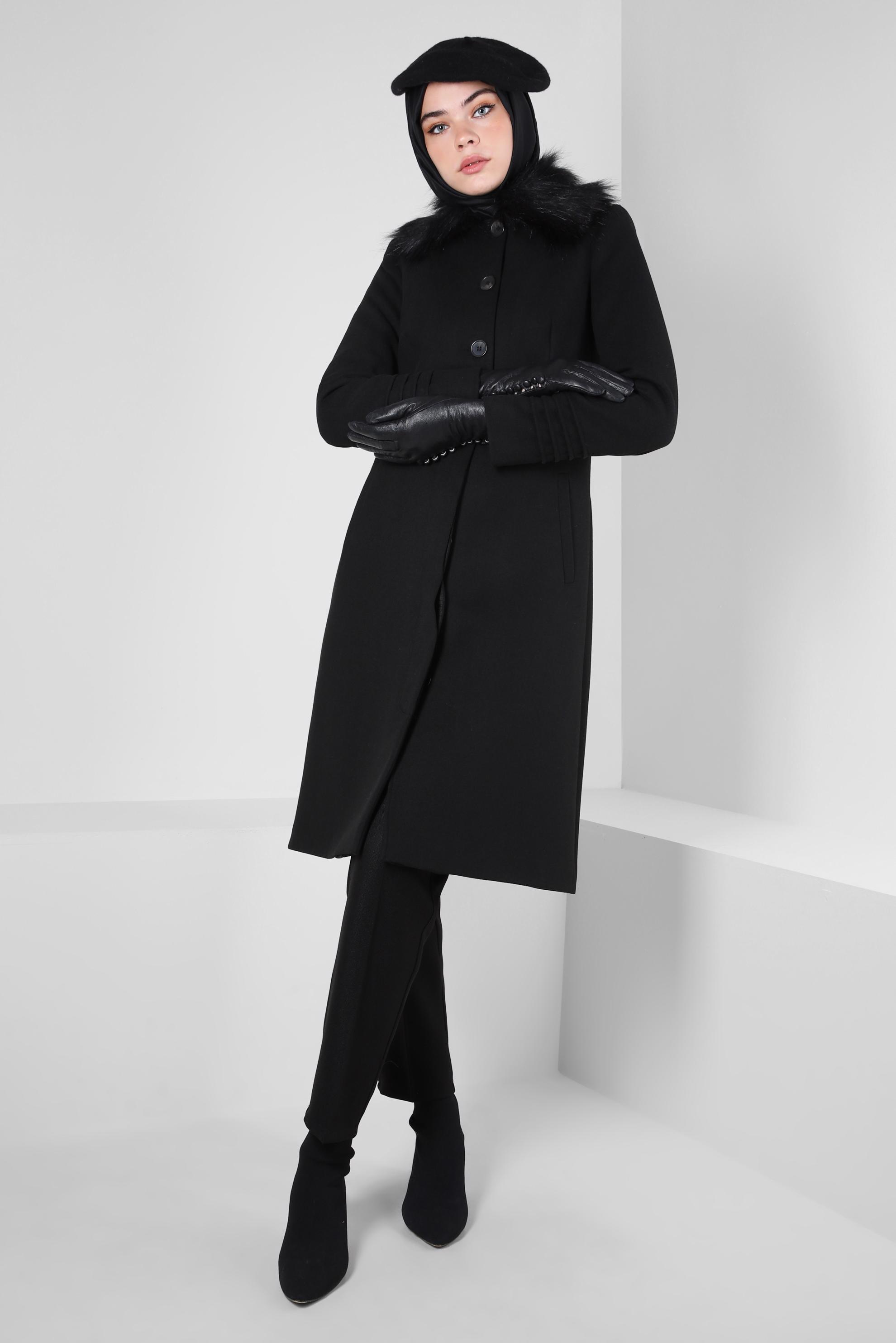 Tesettür giyim SİYAH KÜRK DETAYLI KABAN 90403