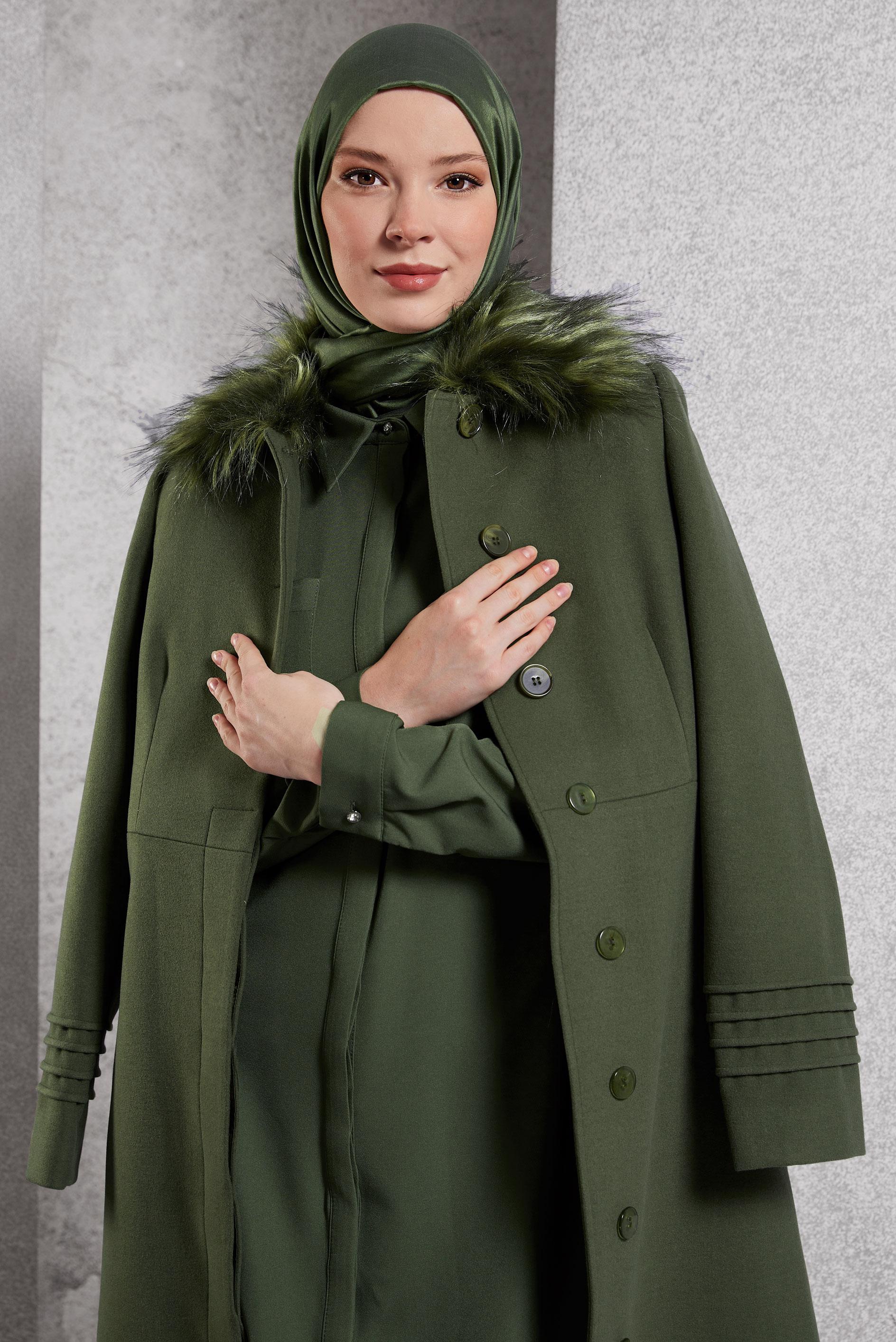 Tesettür giyim HAKİ KÜRK DETAYLI KABAN 90403