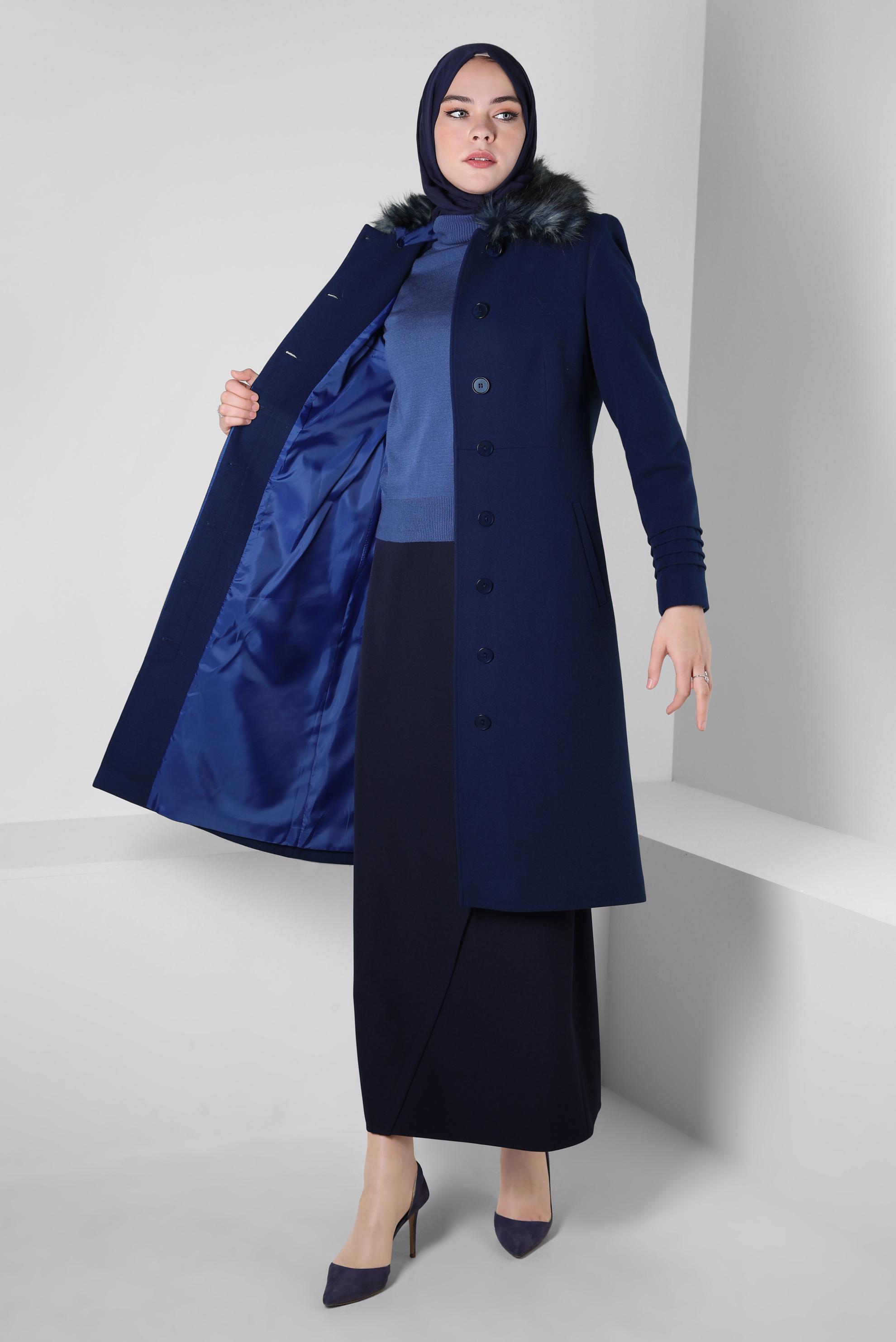 Tesettür giyim MAVİ KÜRK DETAYLI KABAN 90403