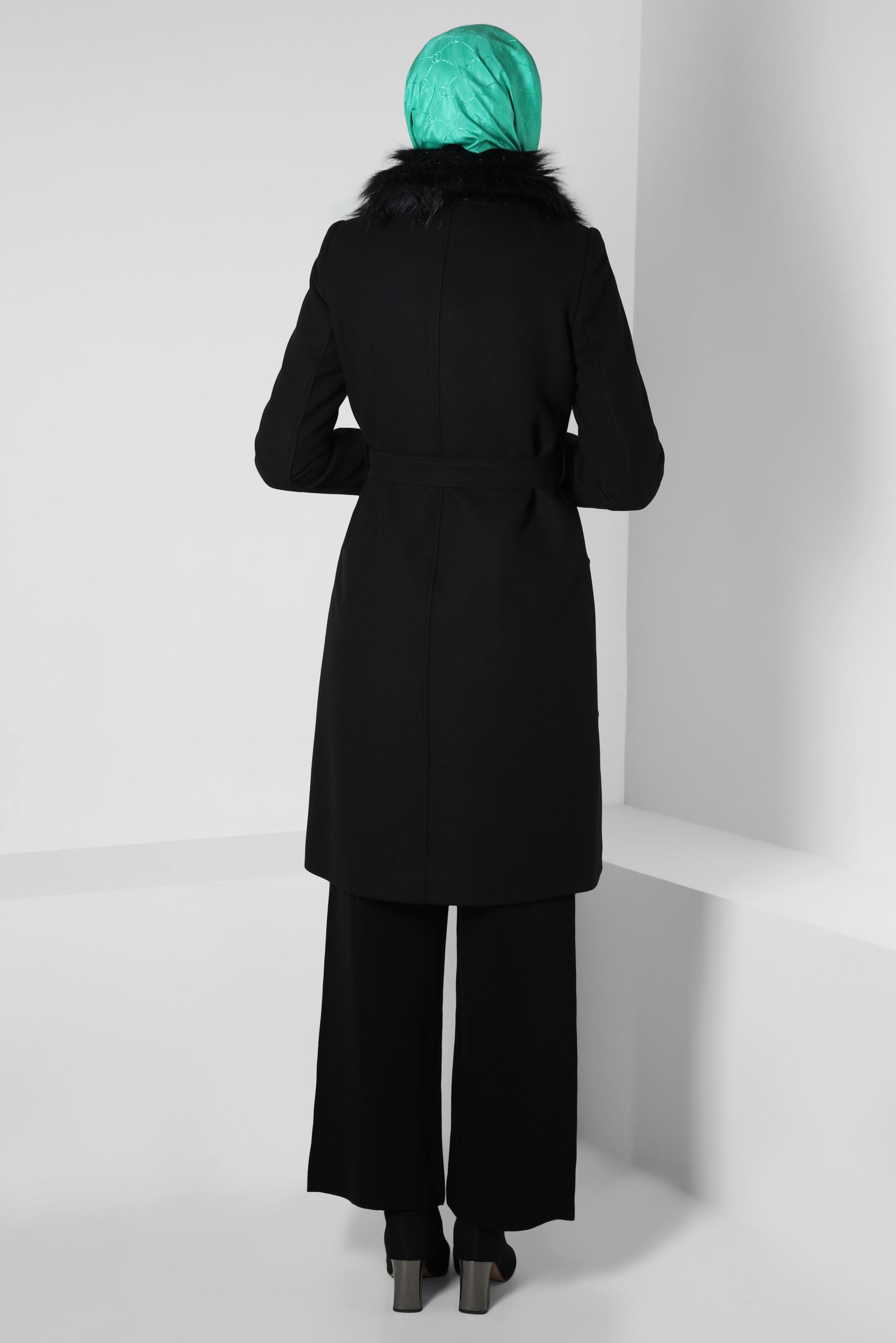 Tesettür giyim SİYAH ÇIKARILABİLİR KÜRK DETAYLI KABAN 90404