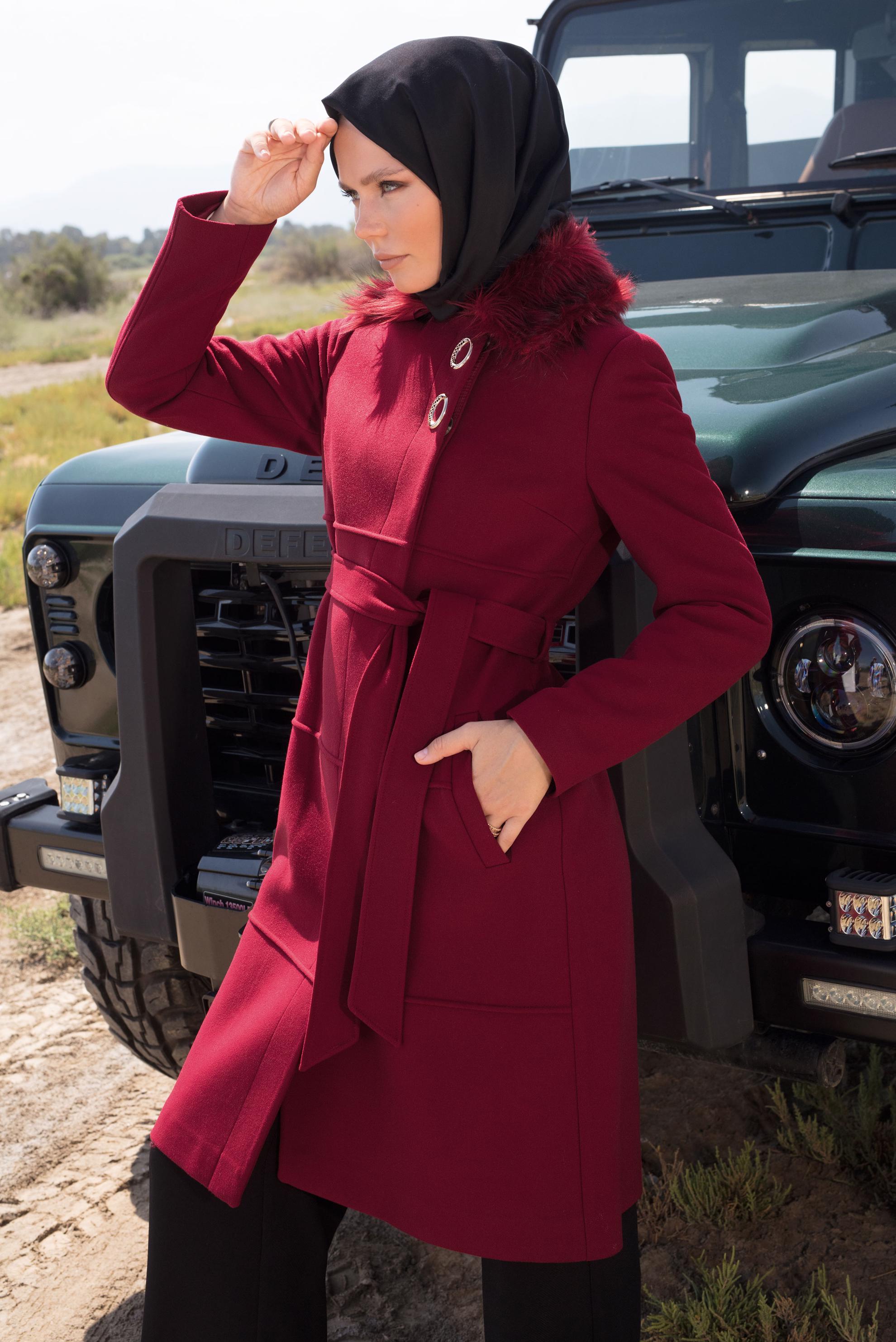 Vêtements hijab ROUGE BORDEAUX MANTEAU AVEC FOURRURE DÉTACHABLE 90404